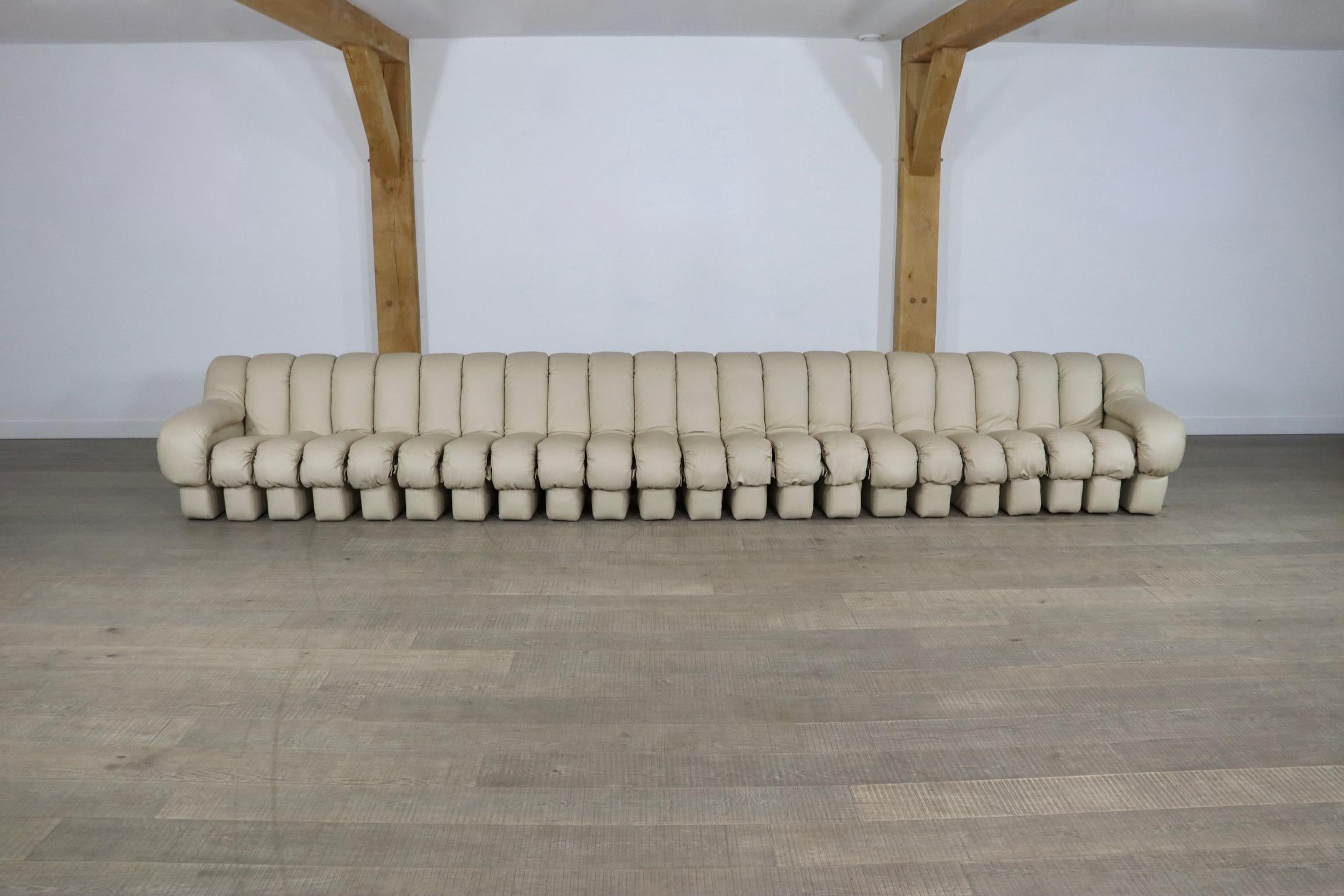 Late 20th Century De Sede Ds 600 “Non-Stop” Cream Leather Sofa by Heinz Ulrich, Ueli Berger 