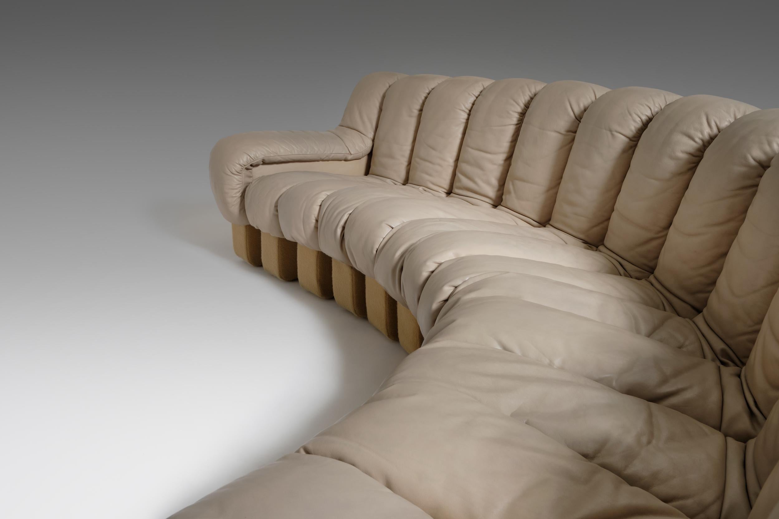 Swiss De Sede DS 600 ‘Non Stop’ Sectional Sofa in Beige Leather