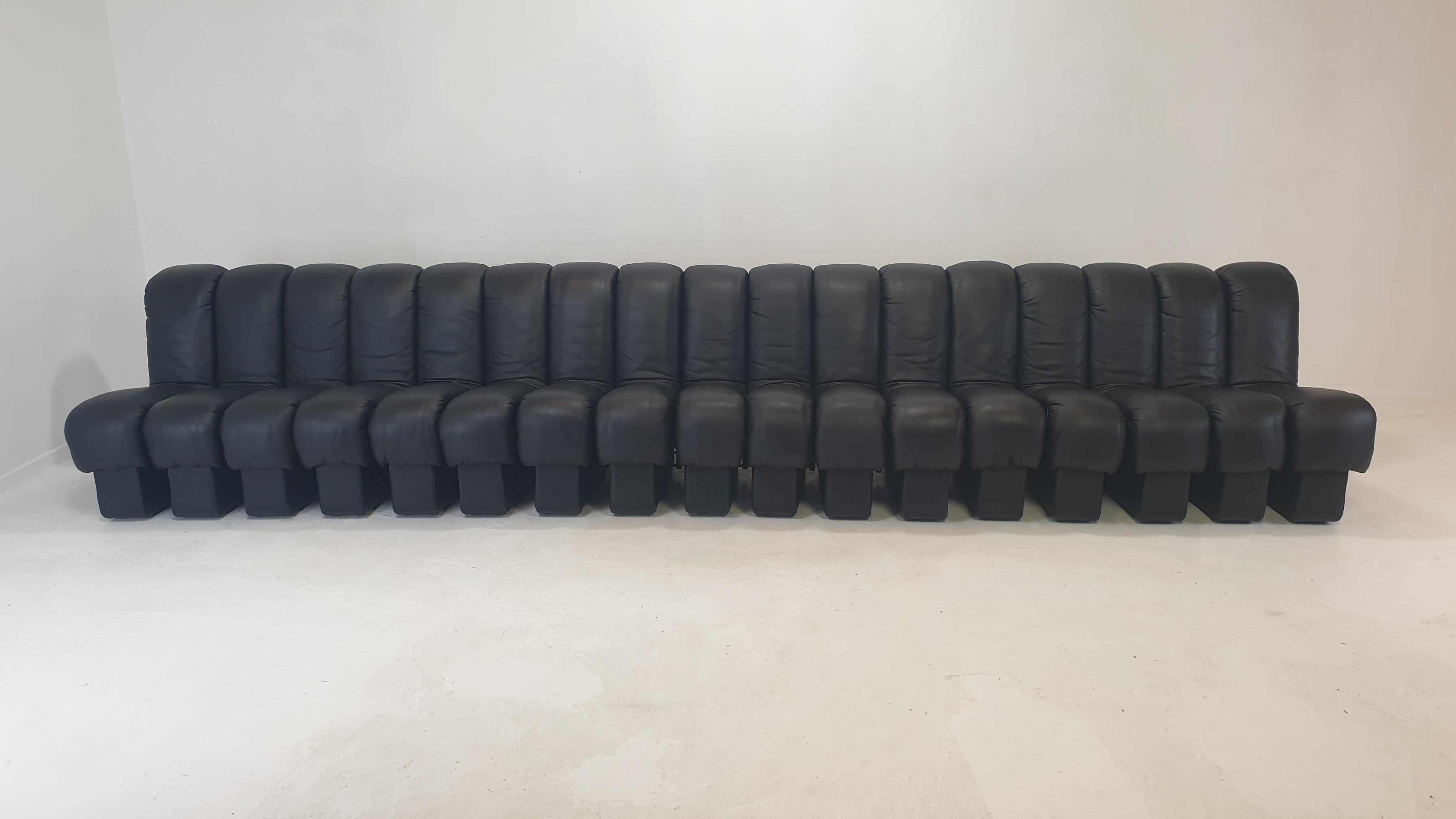 de sede snake sofa