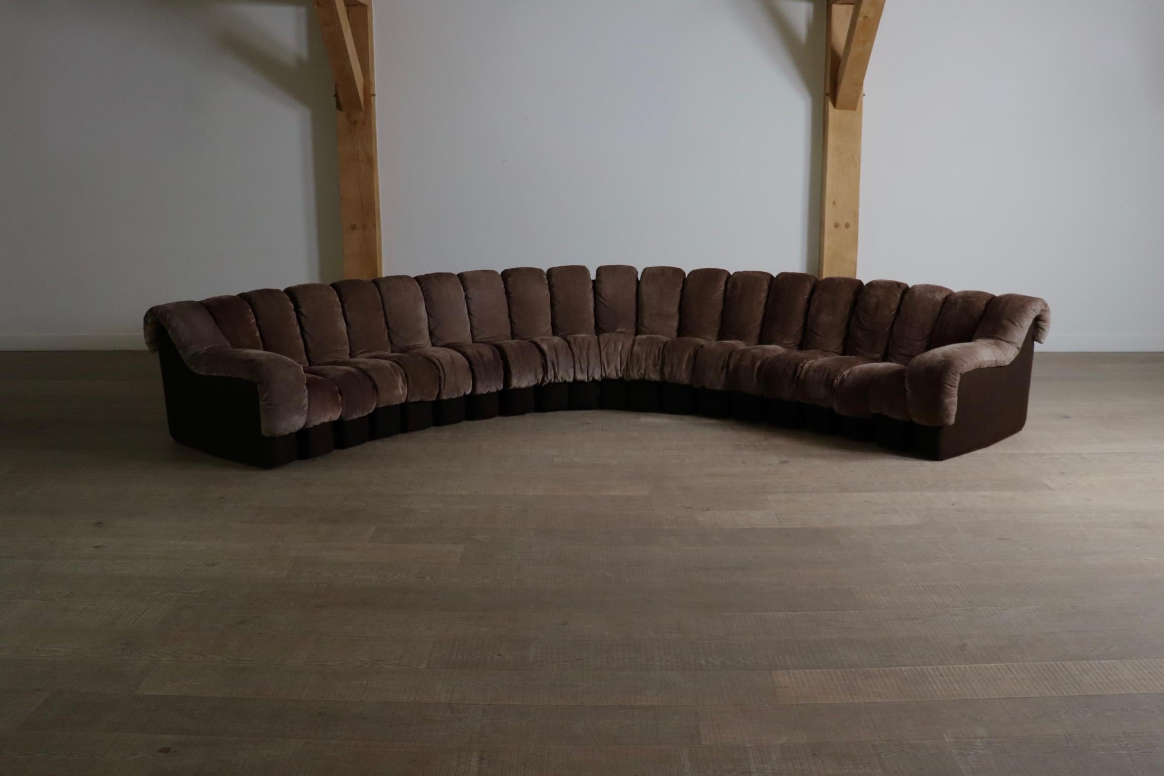 De Sede DS 600 “Non-Stop” Suede Sofa By Heinz Ulrich, Ueli Berger, 1970s In Good Condition In ABCOUDE, UT