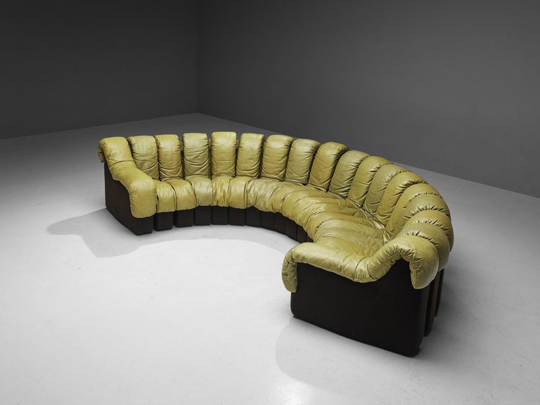 De Sede DS600 'Snake' Sectional Sofa in Olive Green Leather For Sale