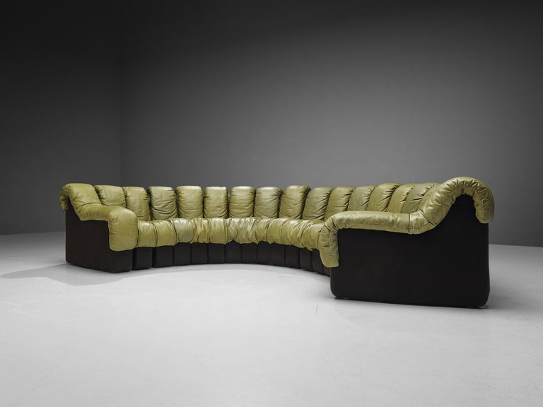 De Sede DS600 'Snake' Sectional Sofa in Olive Green Leather For Sale