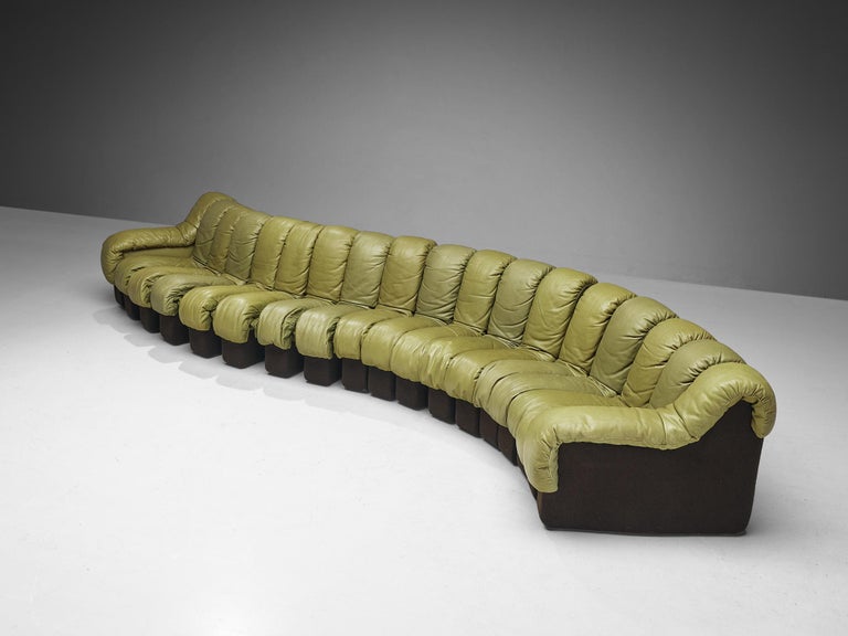 De Sede DS600 'Snake' Sectional Sofa in Olive Green Leather For Sale