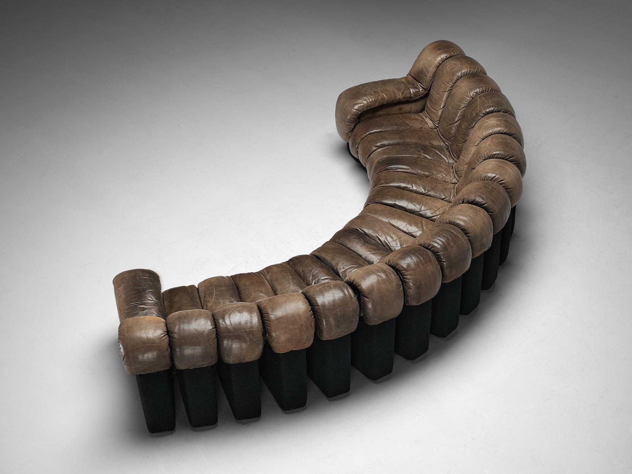 De Sede, ‘Snake’ DS-600, leather, felt, Switzerland, 1972.

A design by Ueli Berger, Elenora Peduzzi-Riva, Heinz Ulrich and Klaus Vogt for De Sede, Switzerland. This De Sede modular 'Snake' sectional sofa contains seventeen pieces in original