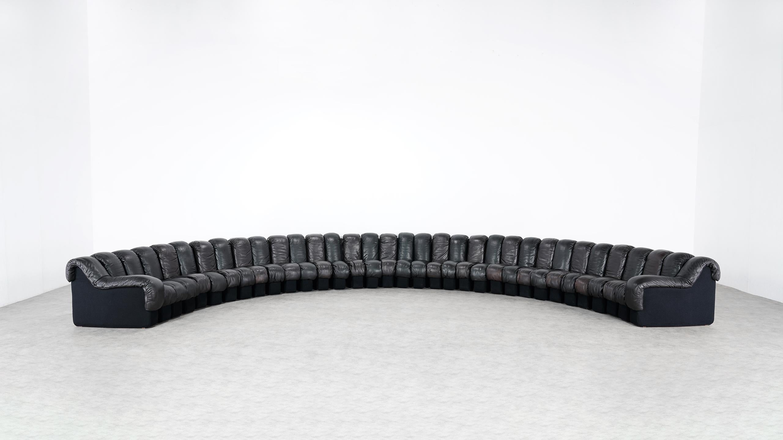 De Sede DS 600 Snake Sofa by Ueli Berger, 1972 Black & Brown Leather 36 Elemens 9