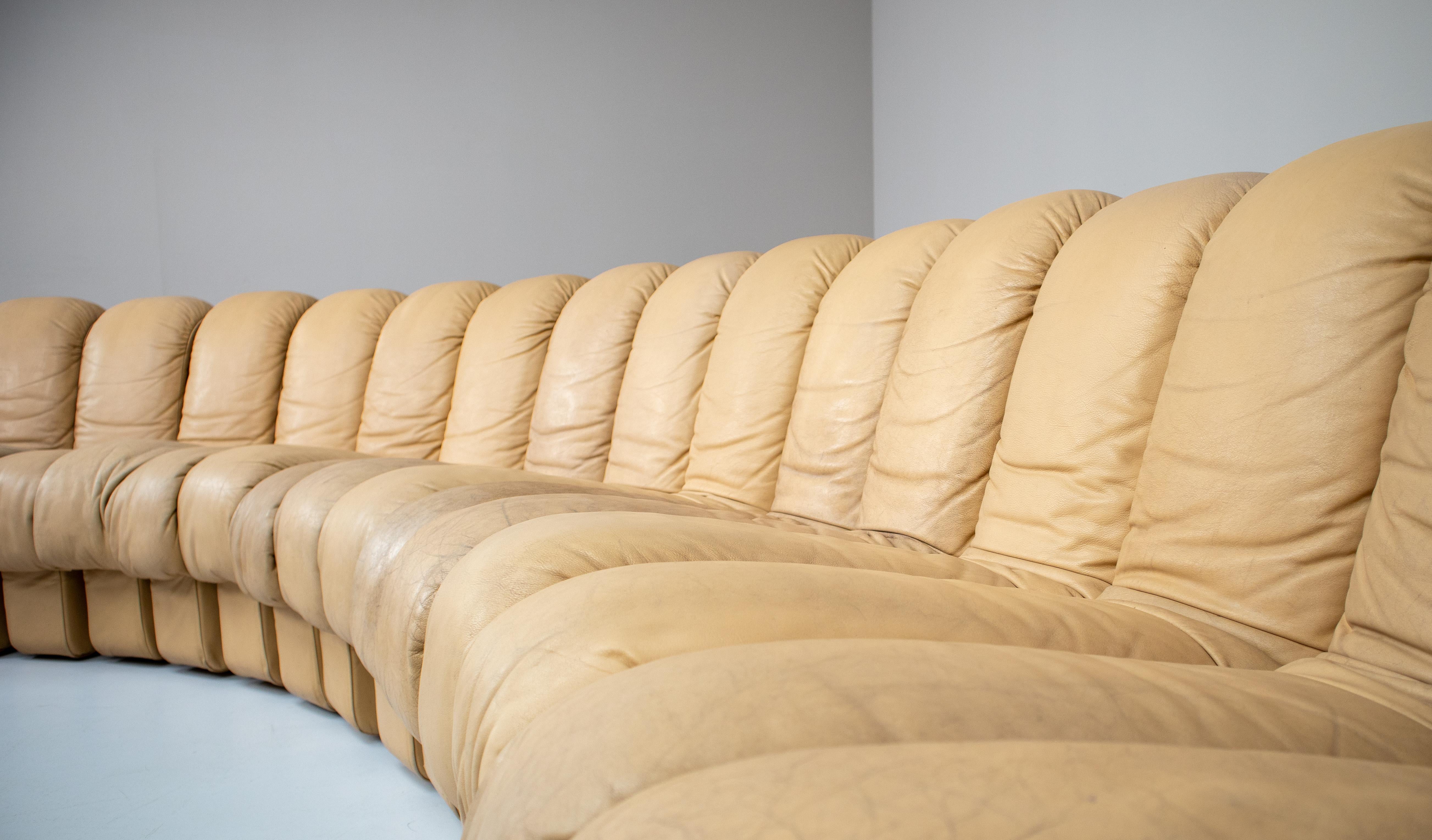 De Sede DS 600 Snake Sofa in Full Creme Leather by Ueli Berger Switzerland 1972 4