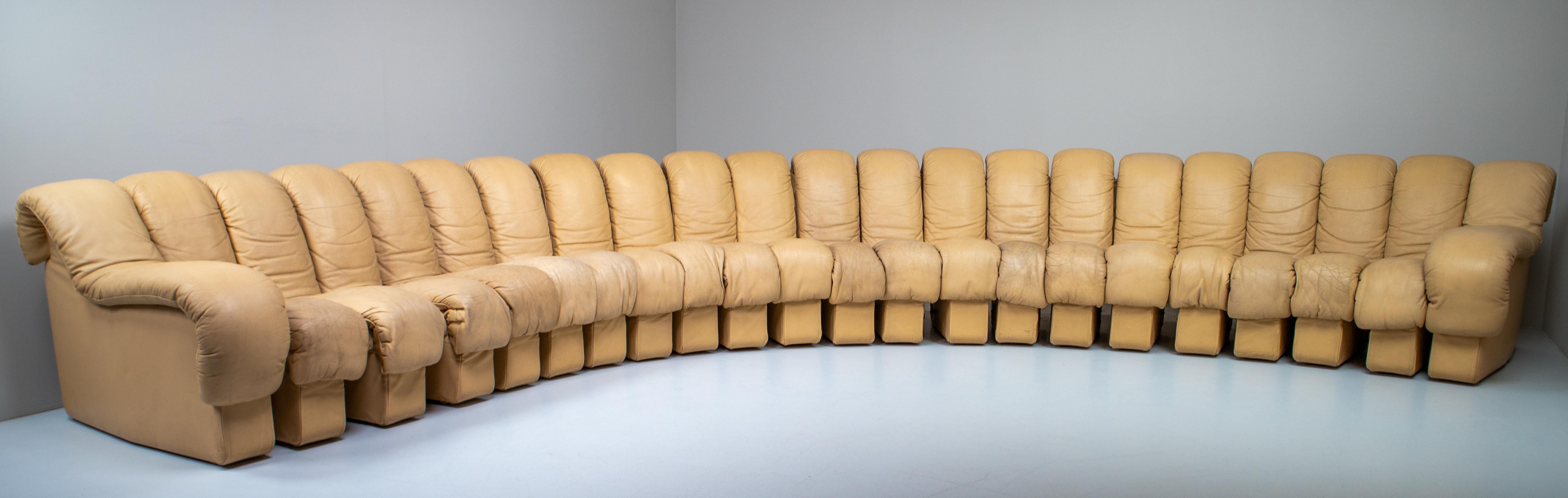 Mid-Century Modern De Sede DS 600 Snake Sofa in Full Creme Leather by Ueli Berger Switzerland 1972