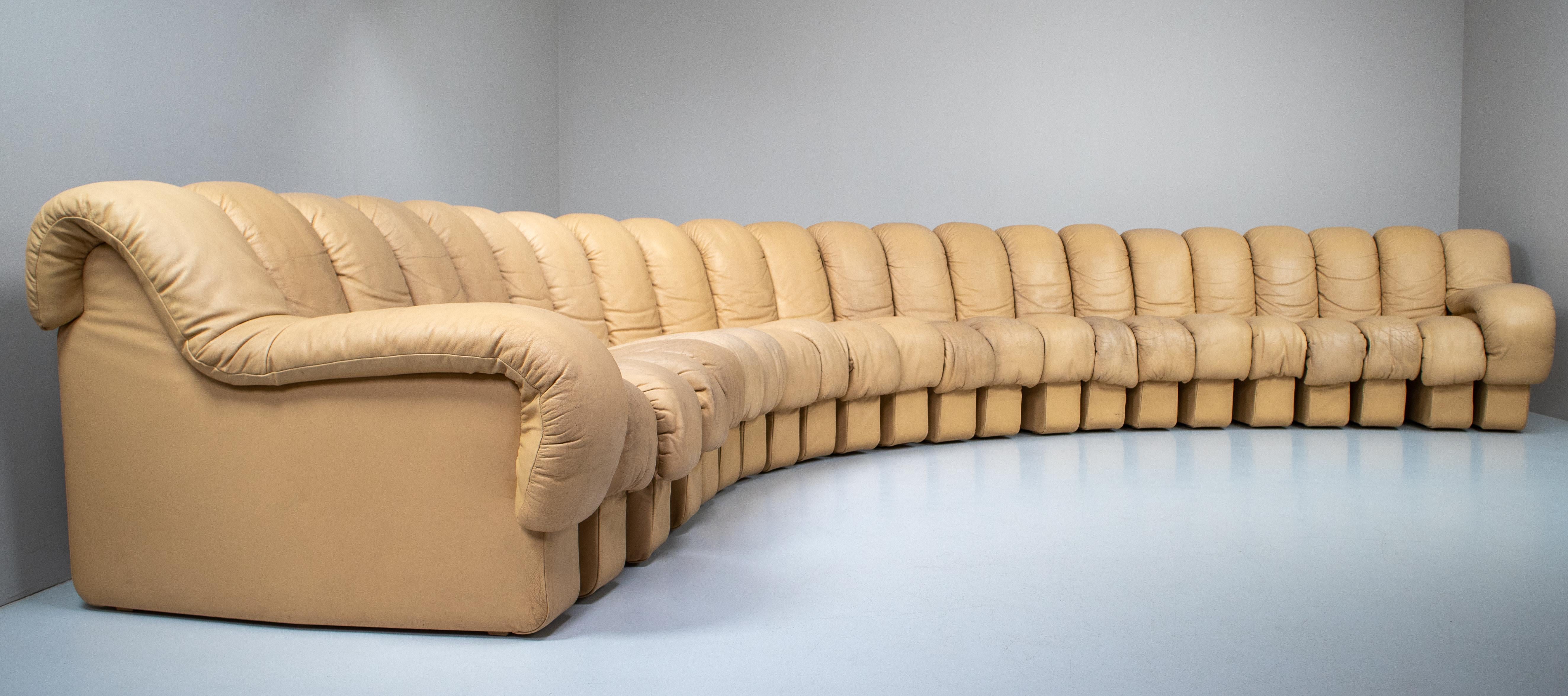 De Sede DS 600 Snake Sofa in Full Creme Leather by Ueli Berger Switzerland 1972 2