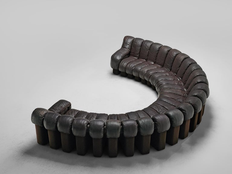 De Sede ‘Snake’ DS-600, brown leather, Switzerland, 1972.

A design by Ueli bergere, Elenora Peduzzi-Riva, Heinz Ulrich and Klaus Vogt at De Sede, Switzerland. De Sede 'Non Stop' sectional sofa containing twenty-three seating pieces and two armrests