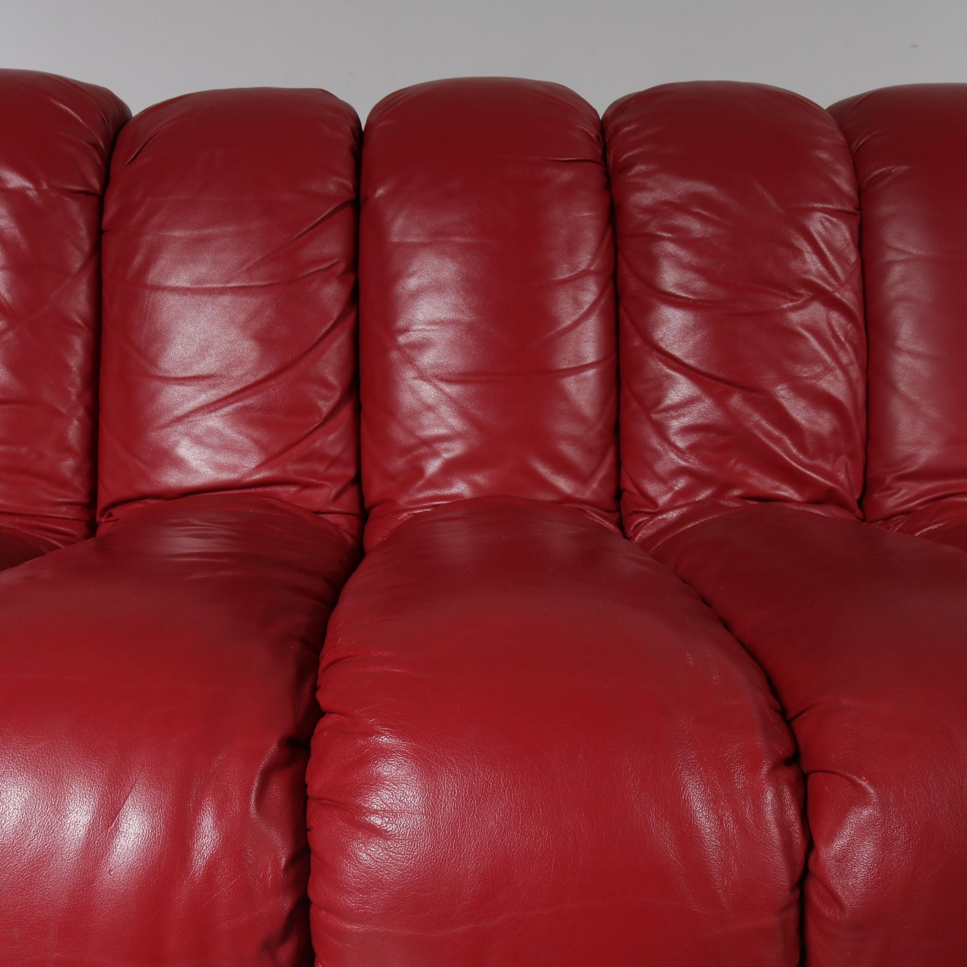 De Sede DS-600 Sofa in Red Leather, Switzerland, 1960 5