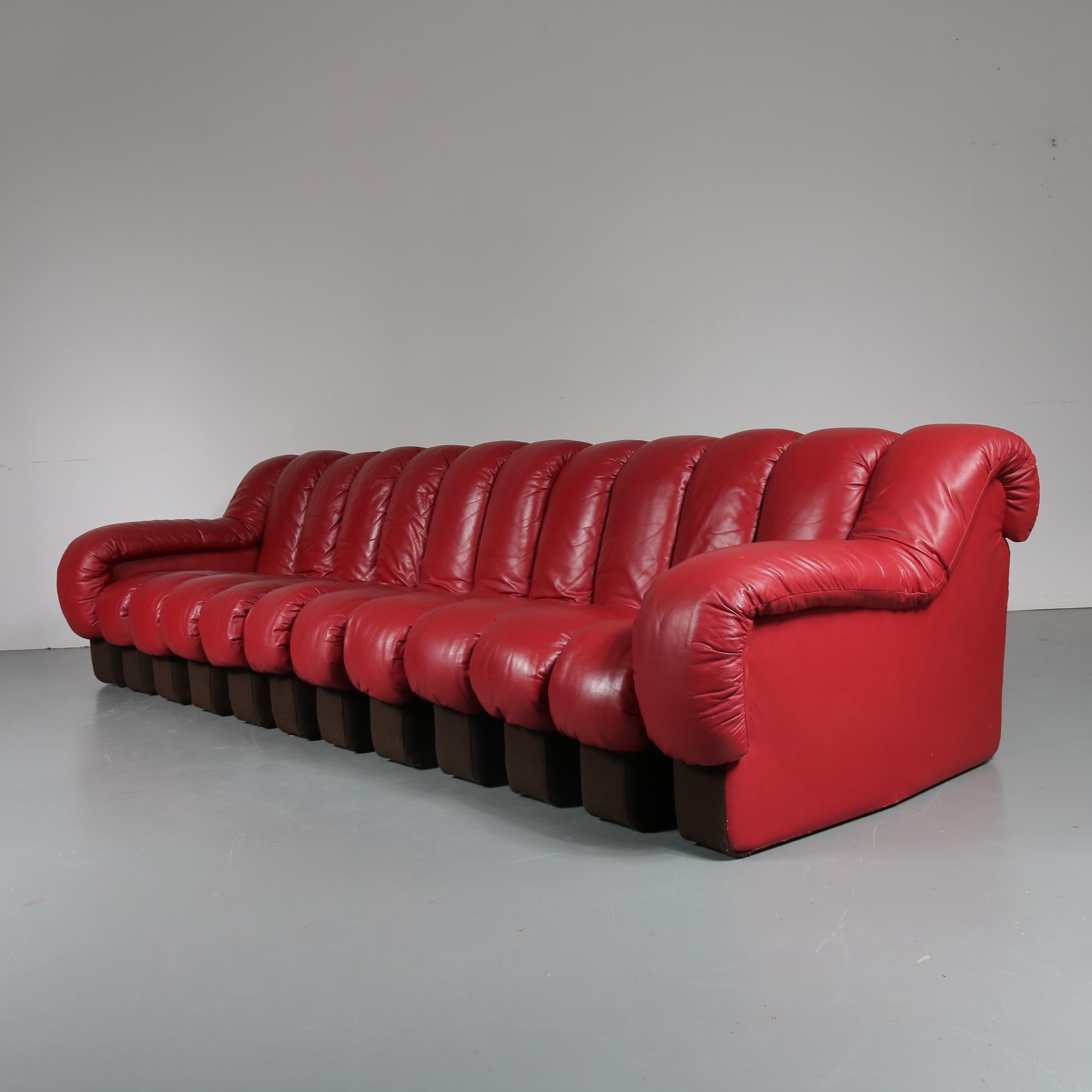 Mid-Century Modern De Sede DS-600 Sofa in Red Leather, Switzerland, 1960