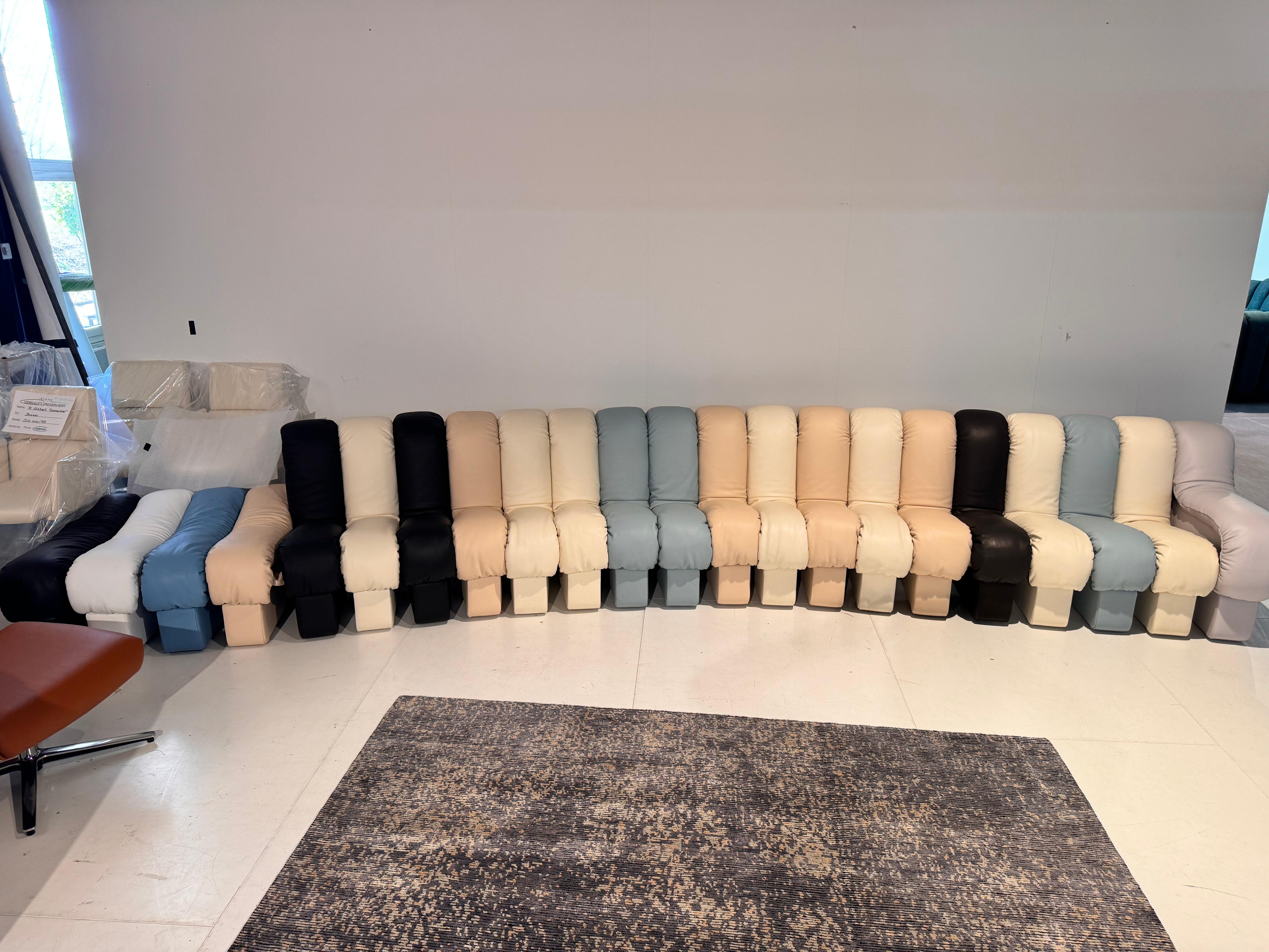 Post-Modern De Sede DS 600 Tatzelwurm Nonstop Snake Shaped Modular Sofa leather Ueli Berger For Sale
