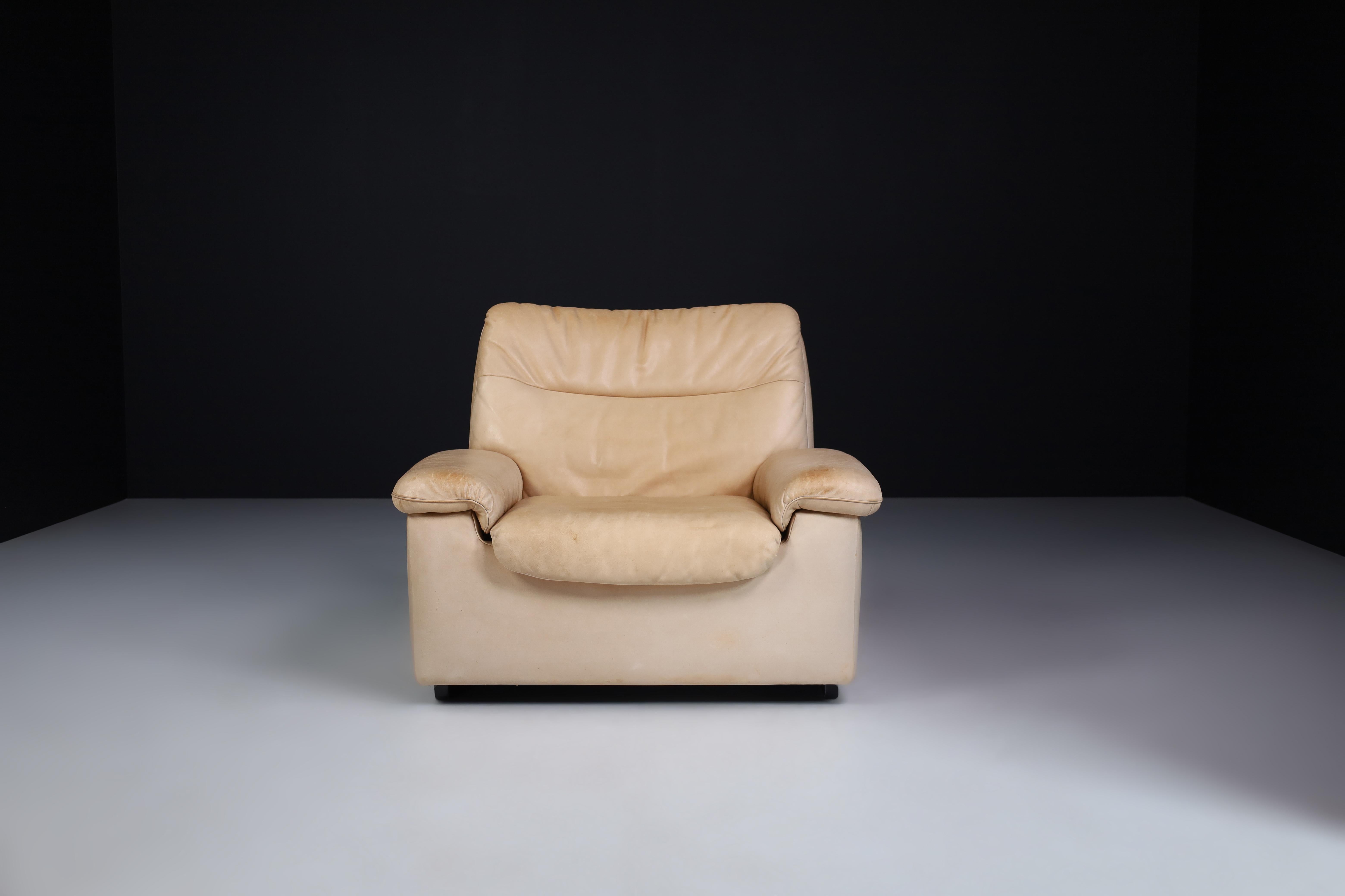 Mid-Century Modern De Sede DS 63 Lounge Chair in Leather, Switzerland, 1970s For Sale