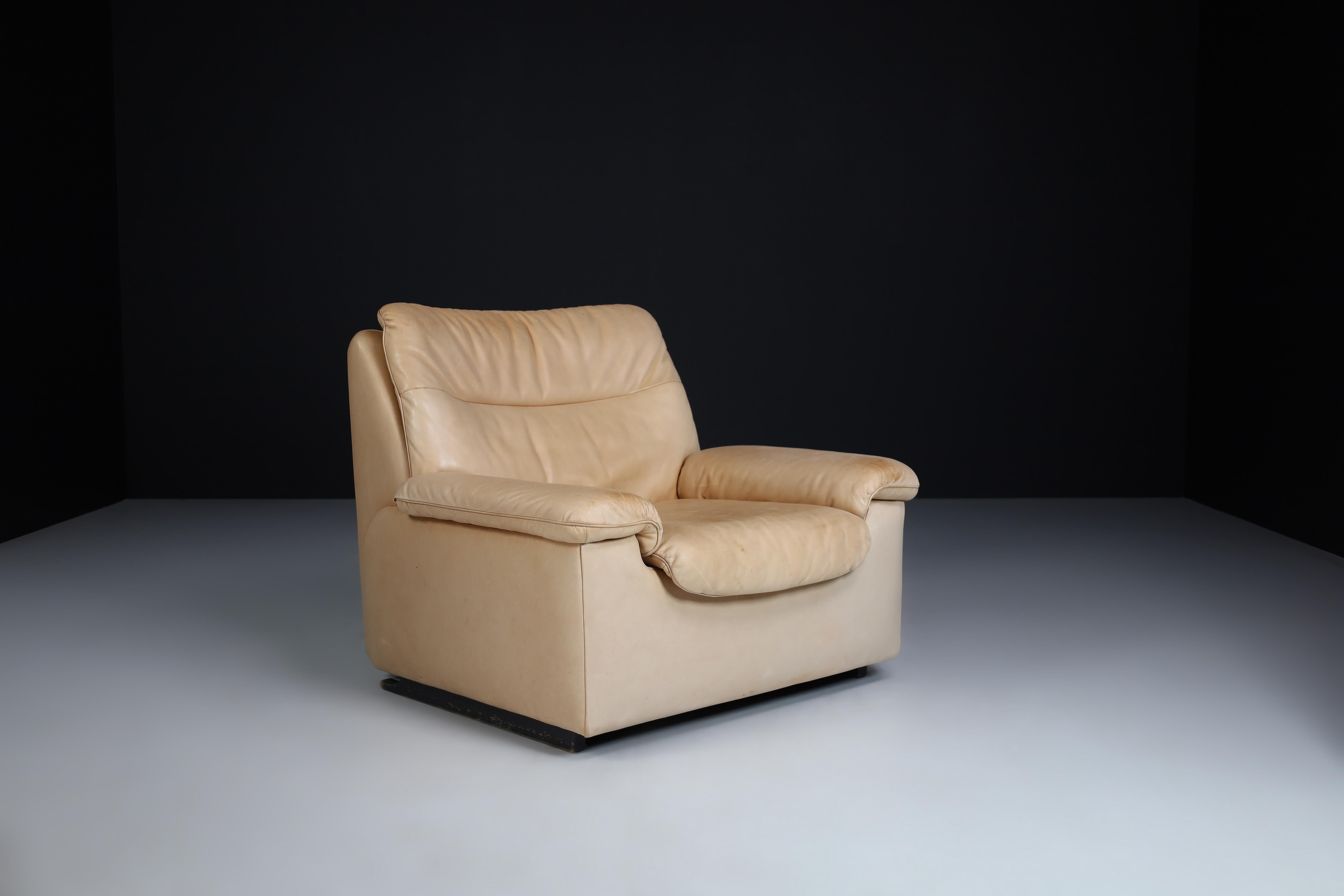 De Sede DS 63 Lounge Chair in Leather, Switzerland, 1970s In Good Condition For Sale In Almelo, NL