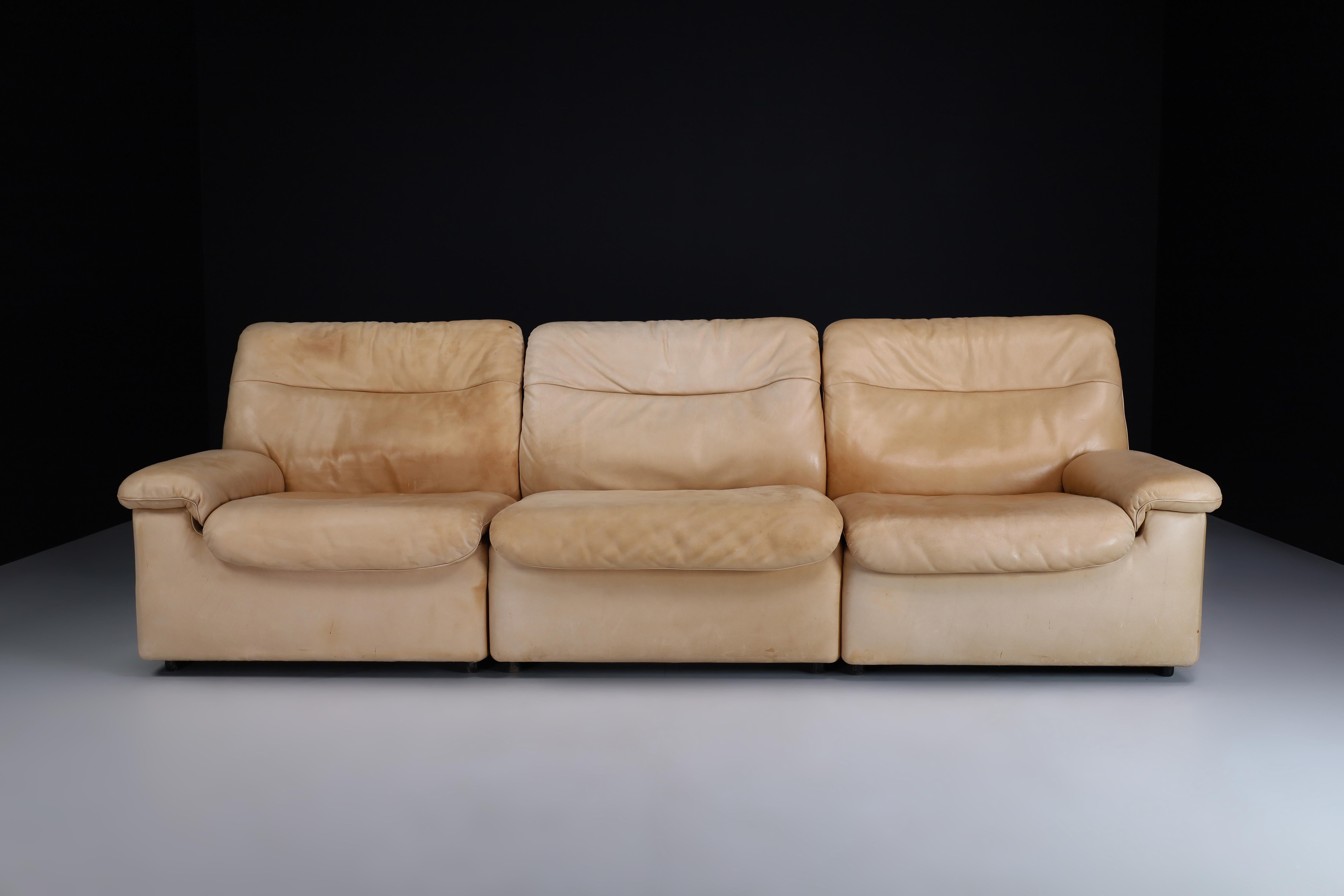 De Sede DS 63 Three-seater Sofa in Leather, Switzerland 1970s In Good Condition For Sale In Almelo, NL