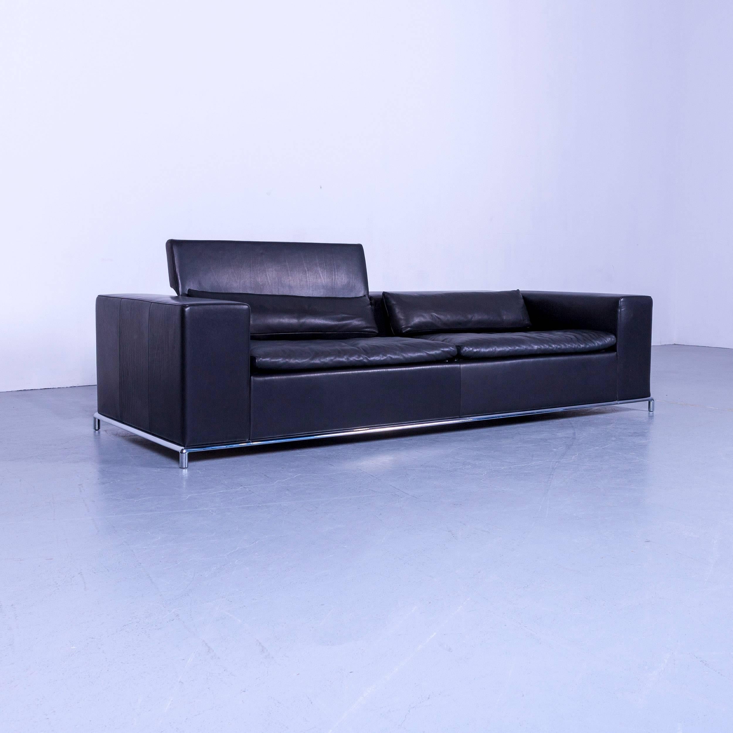 We bring to you an de Sede DS 7 leather sofa black three-seat. 

















  