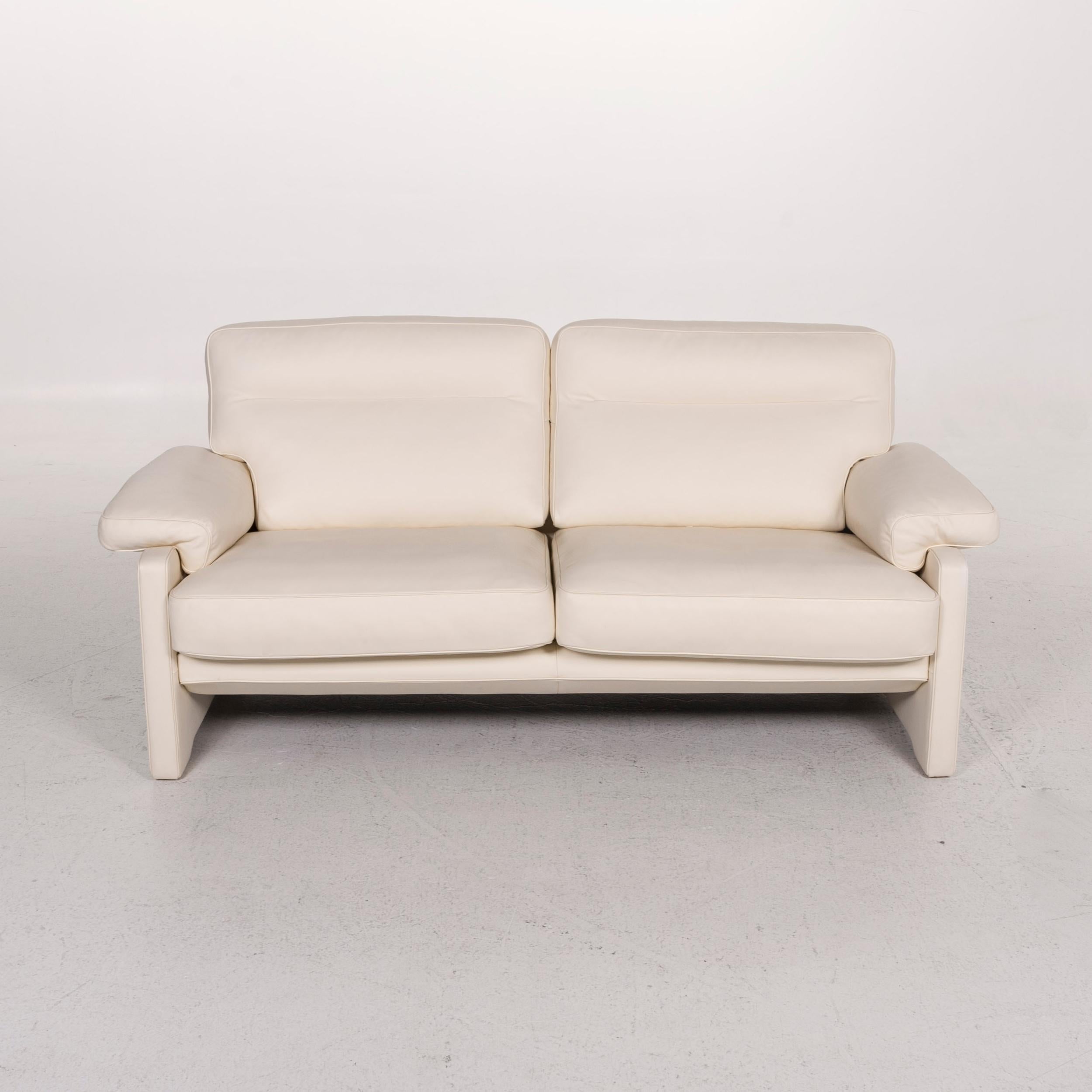 de Sede Ds 70 Leather Sofa Cream Two-Seat Couch For Sale at 1stDibs