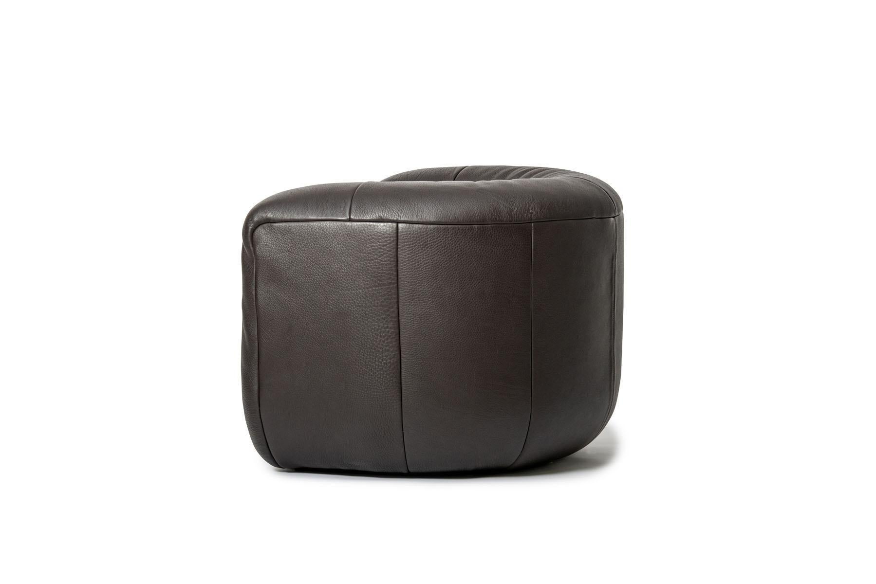 Contemporary De Sede DS-707 Armchair in Black Club Leather Upholstery by Philippe Malouin For Sale