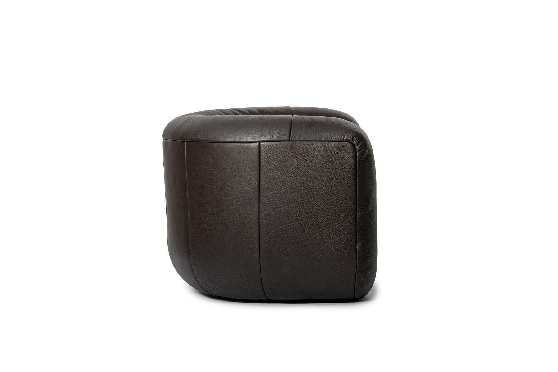 De Sede DS-707 Armchair in Black Club Leather Upholstery by Philippe Malouin For Sale 3