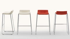 De Sede DS-717 Taburete en tapicería de nieve con patas de acero by Claudio Bellini