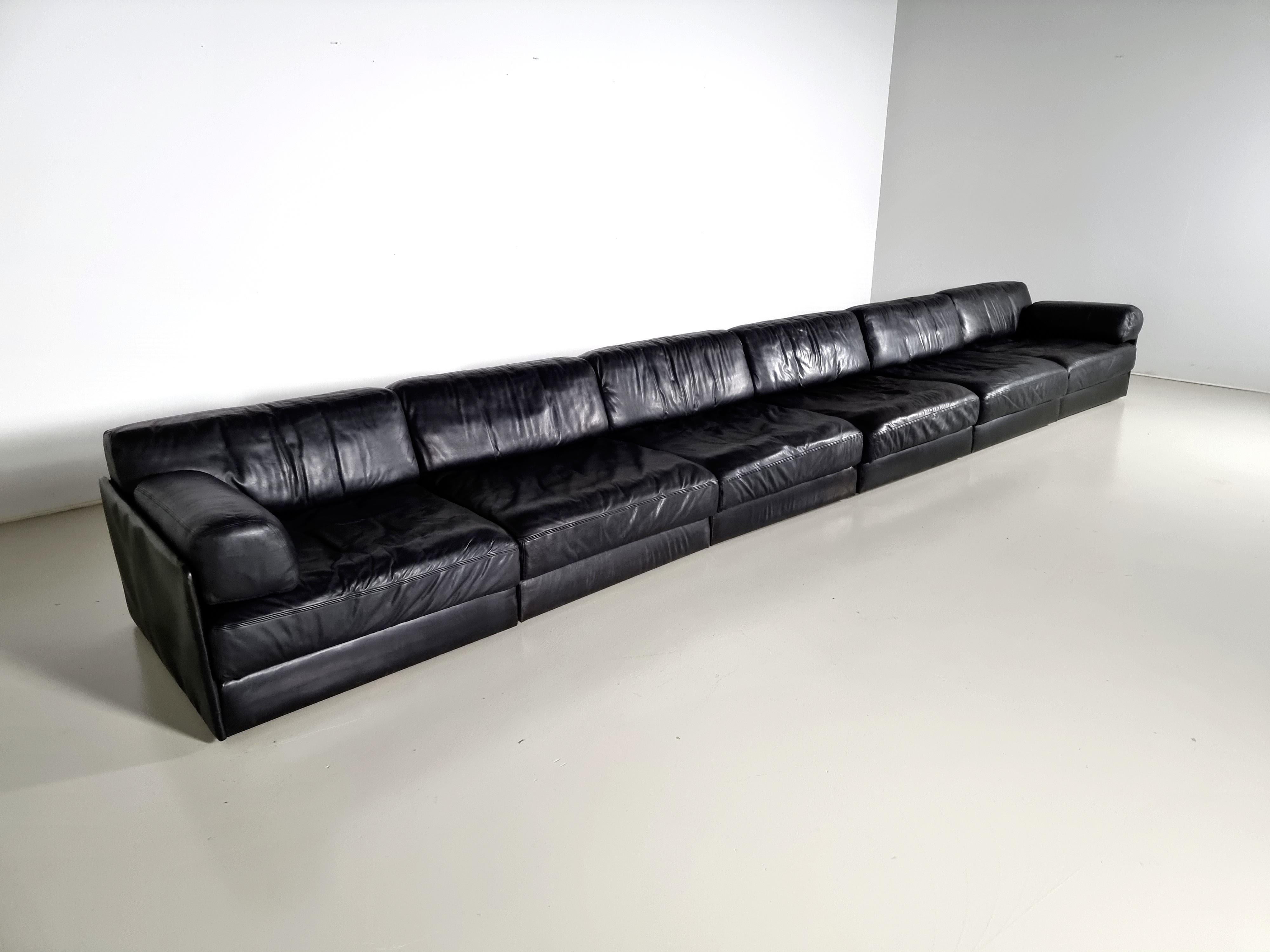 De Sede DS-76 6-Seater Sectional Sofa with Ottoman, 1970s In Good Condition In amstelveen, NL