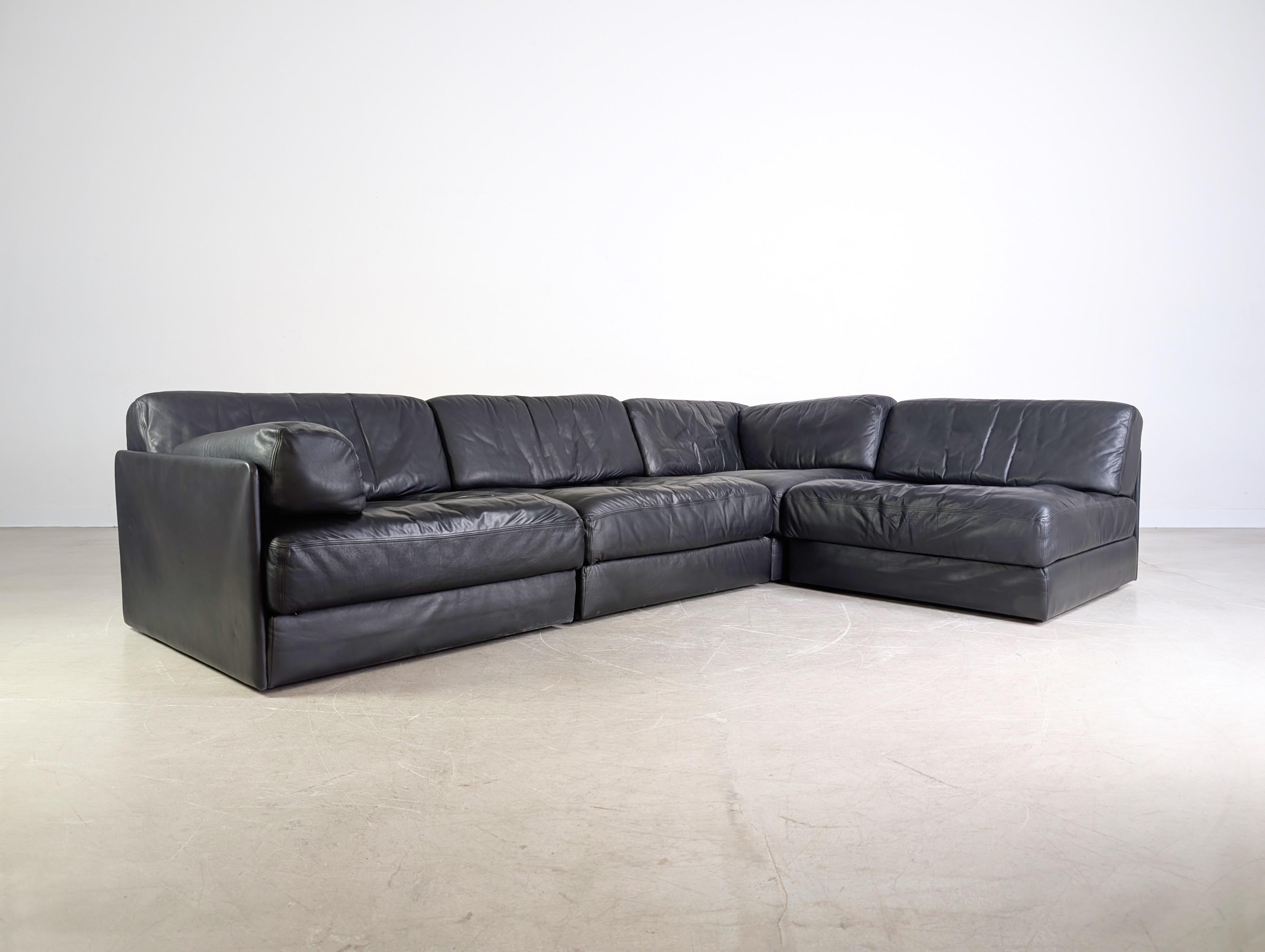Swiss De Sede DS 76/78 Modulsofa Midcentury Design Couch Leder schwarz For Sale