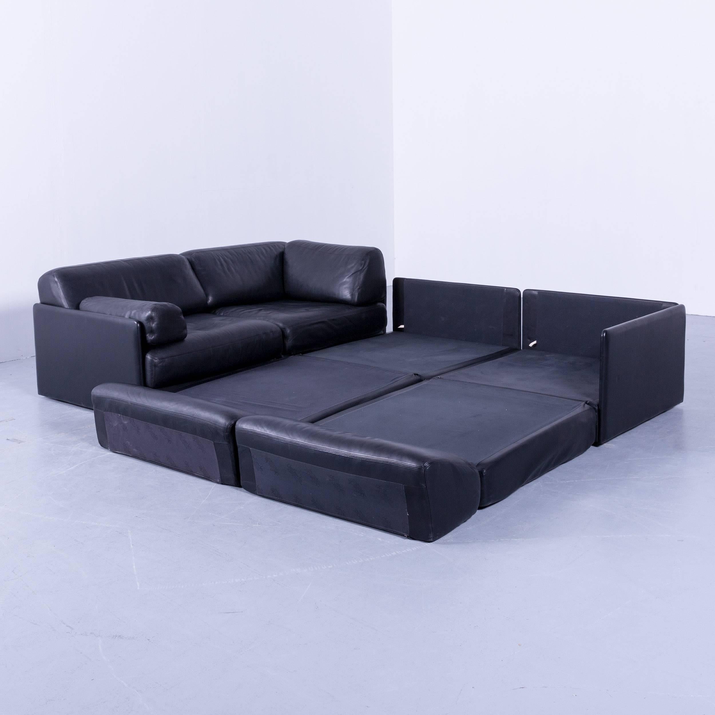 De Sede DS 76 designer corner sofa black leather sleeping function bed, with convenient sleep functions, made for pure comfort and style.