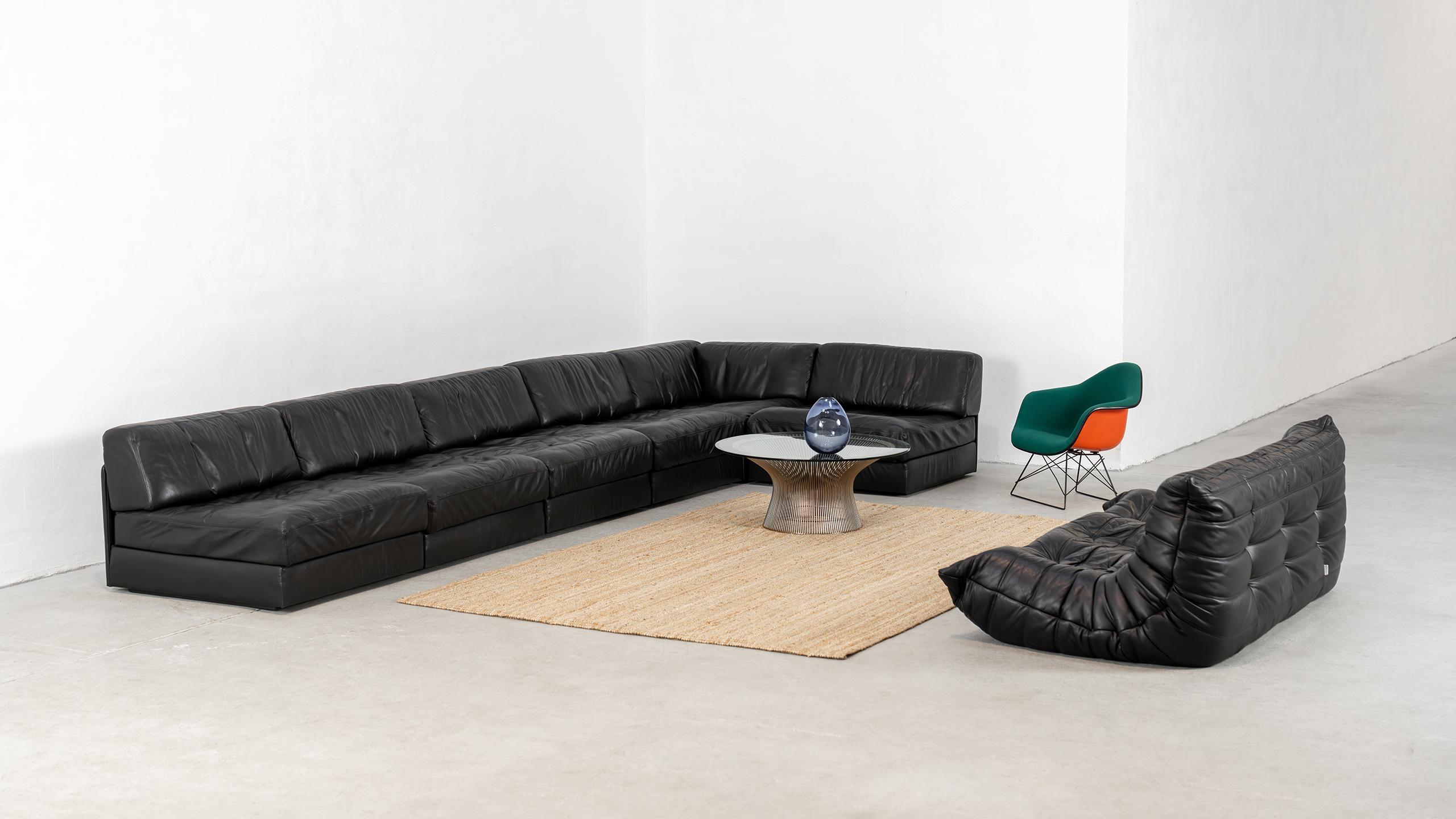 De Sede DS 76 Sofá paisaje y sofá cama de cuero negro 1972 Mid Century Modern Moderno de mediados de siglo