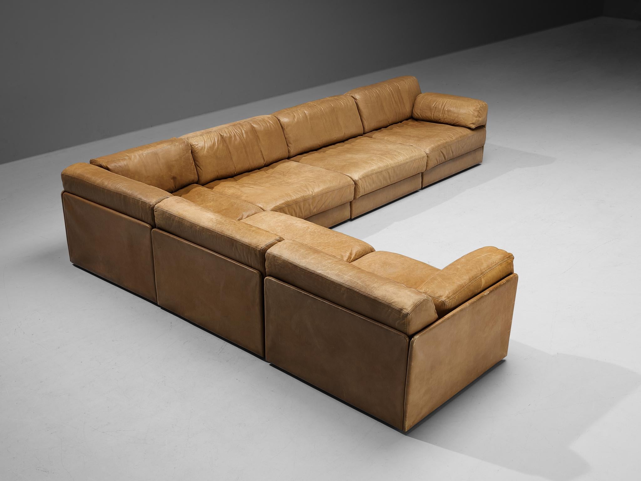 De Sede ‘DS-76’ Modular Sofa in Cognac Patinated Leather 1