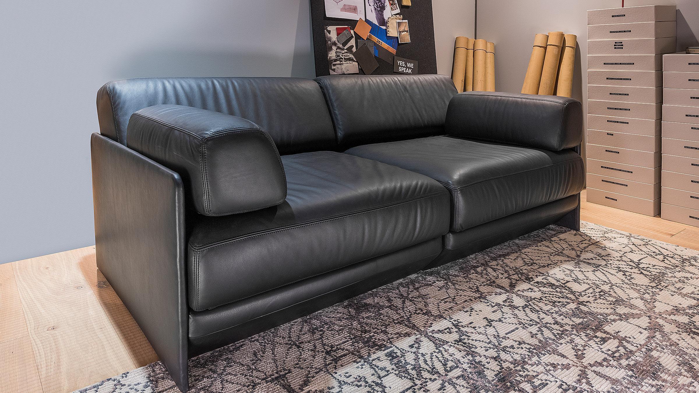 De Sede DS 76 Two-Seat Sofa Bed in Black Upholstery by De Sede Design Team For Sale 1