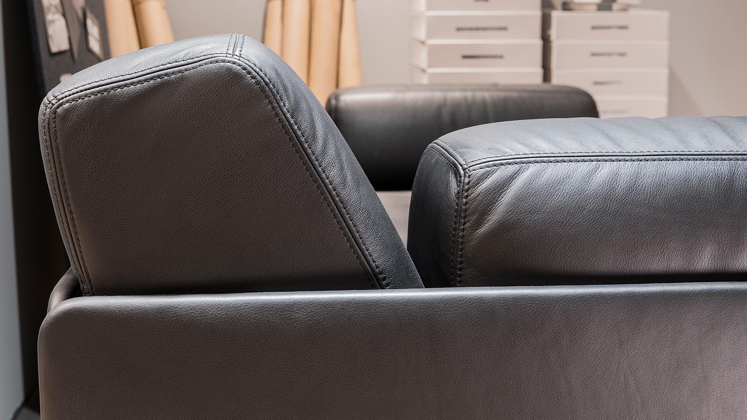 De Sede DS 76 Zweisitzer-Sofabett mit schwarzer Polsterung von De Sede Design Team (Schweizerisch) im Angebot