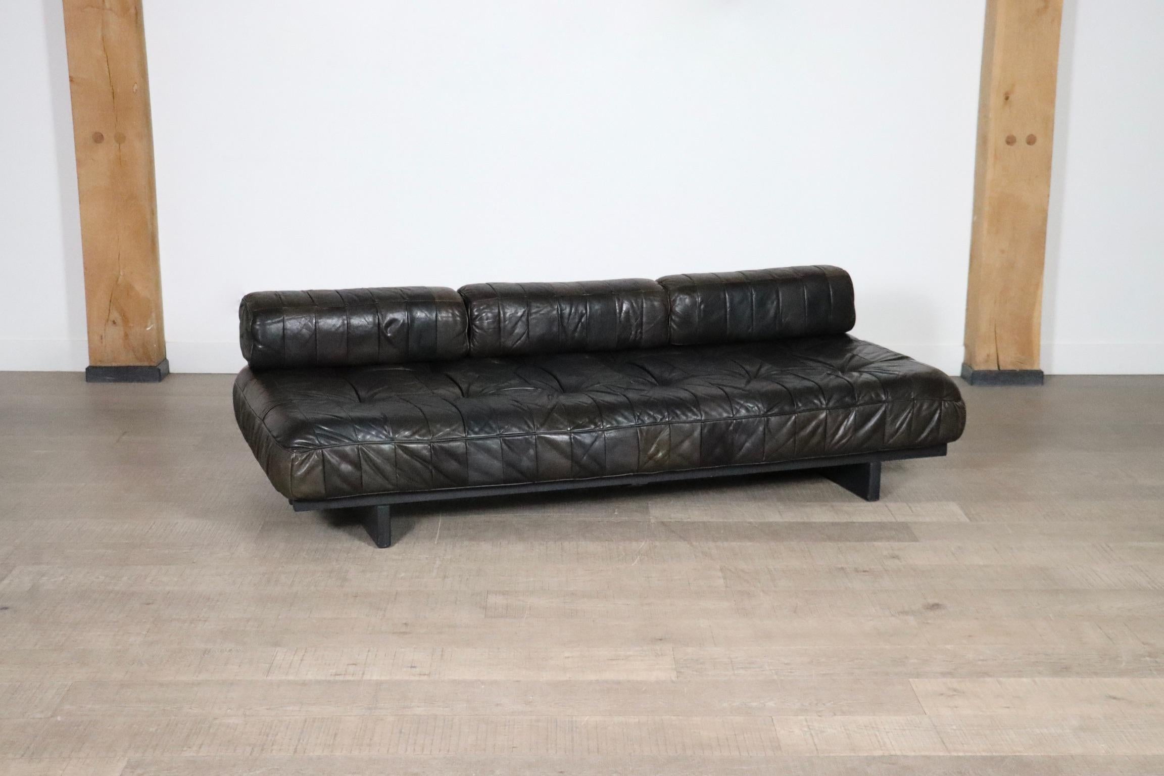 De Sede DS-80 daybed in brown patchwork leather, Switzerland 1970s 6