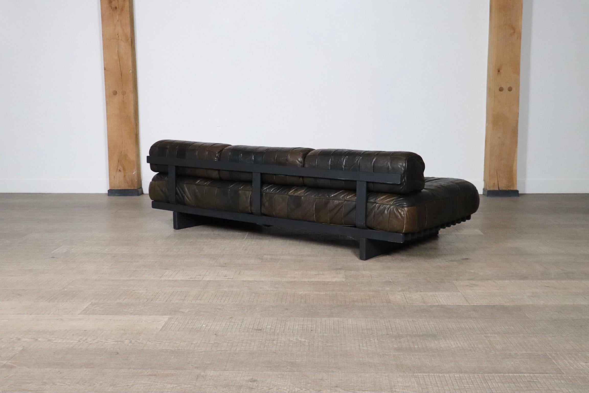 De Sede DS-80 daybed in brown patchwork leather, Switzerland 1970s 12