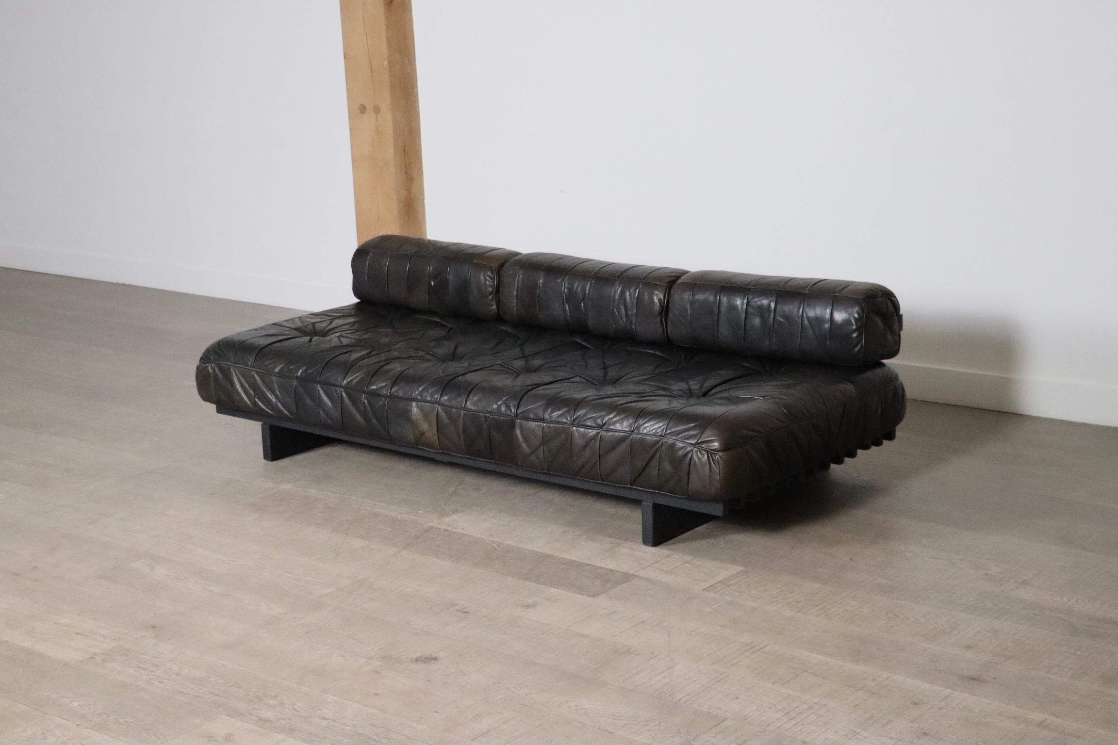 De Sede DS-80 daybed in brown patchwork leather, Switzerland 1970s 2