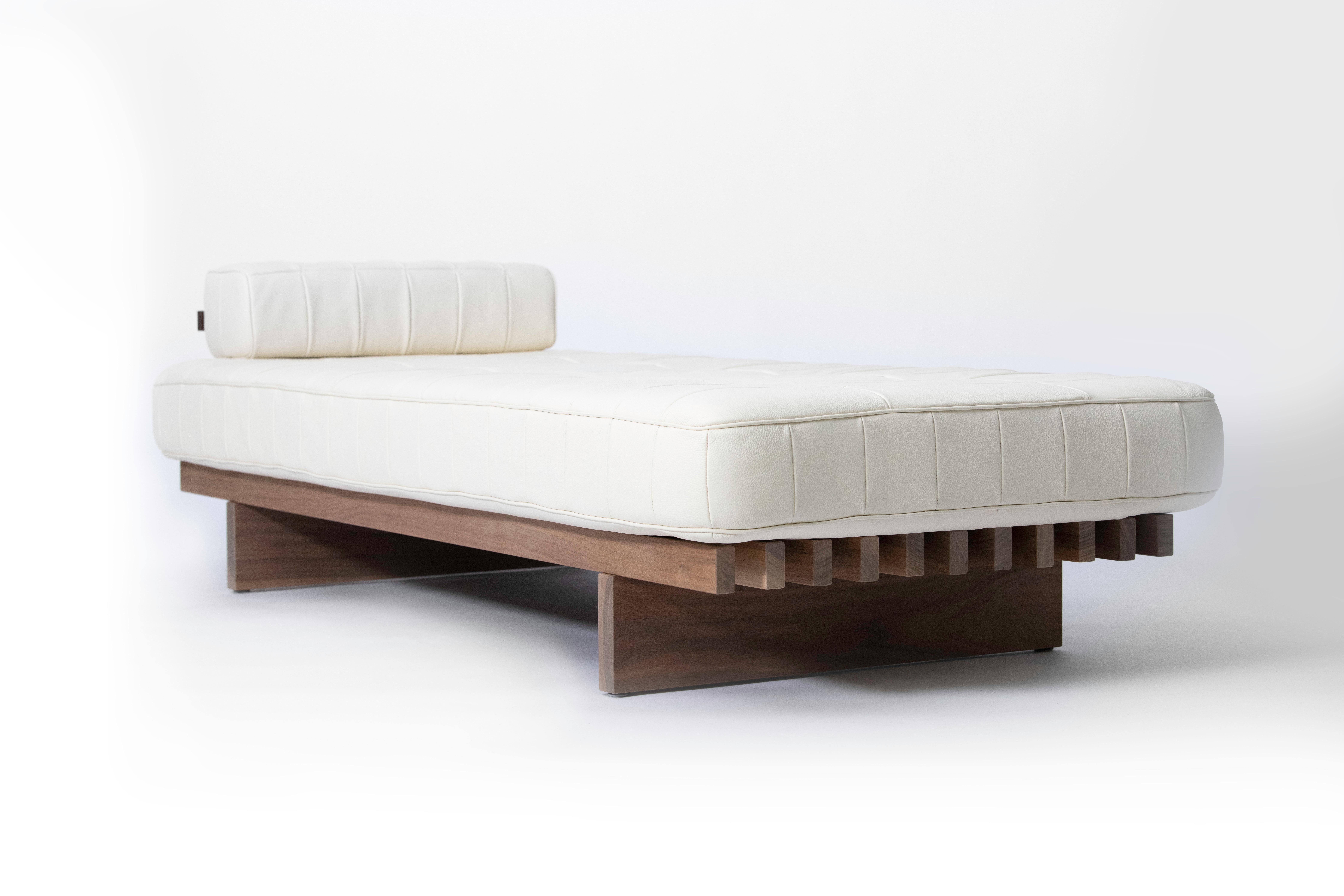 De Sede DS 80 Tagesbett mit Teakholzpolsterung von De Sede Design Team im Angebot 1