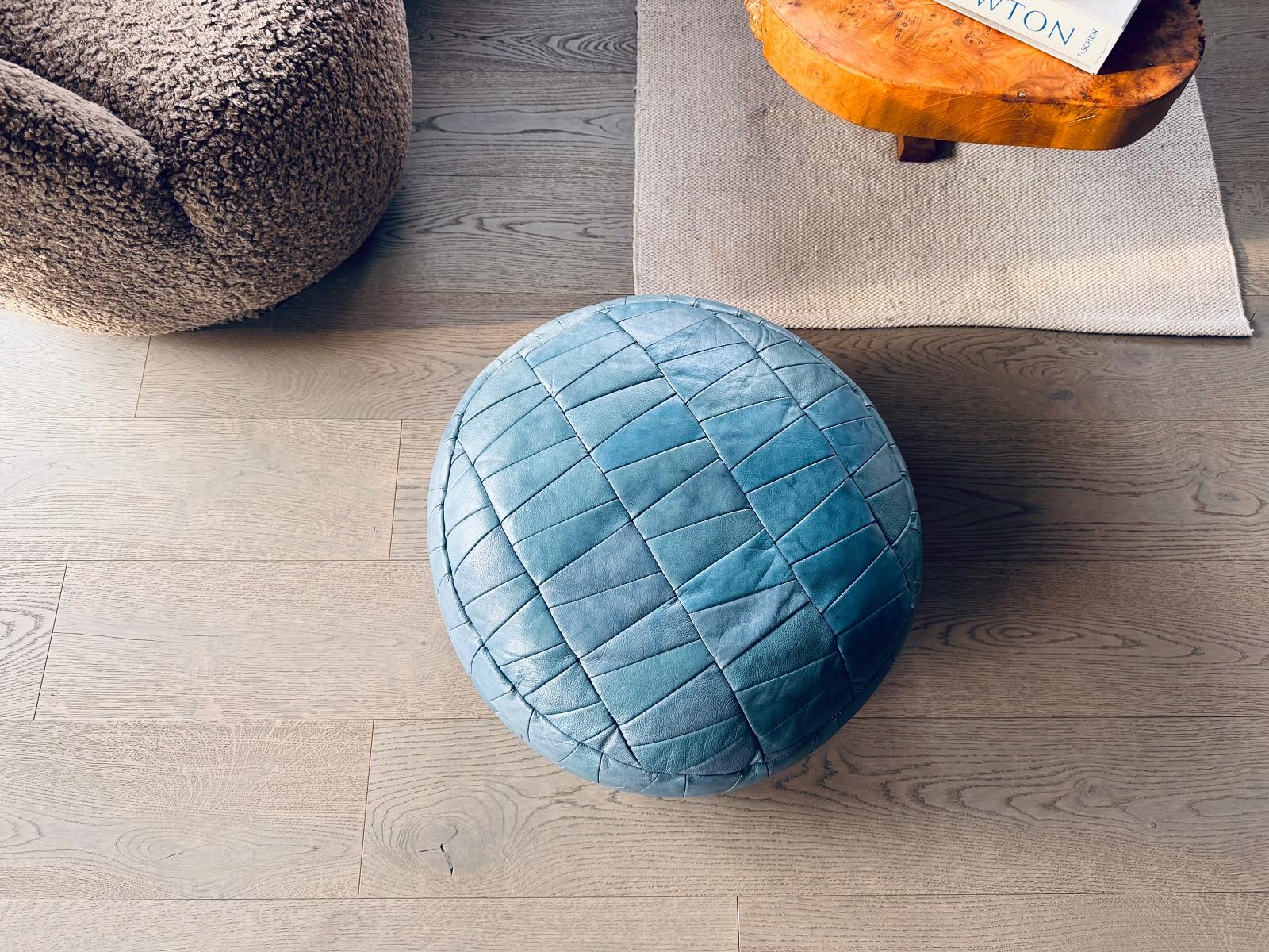 Swiss De Sede DS-80 Ocean Blue Patchwork Leather Stool, Ottoman, DeSede Switzerland For Sale