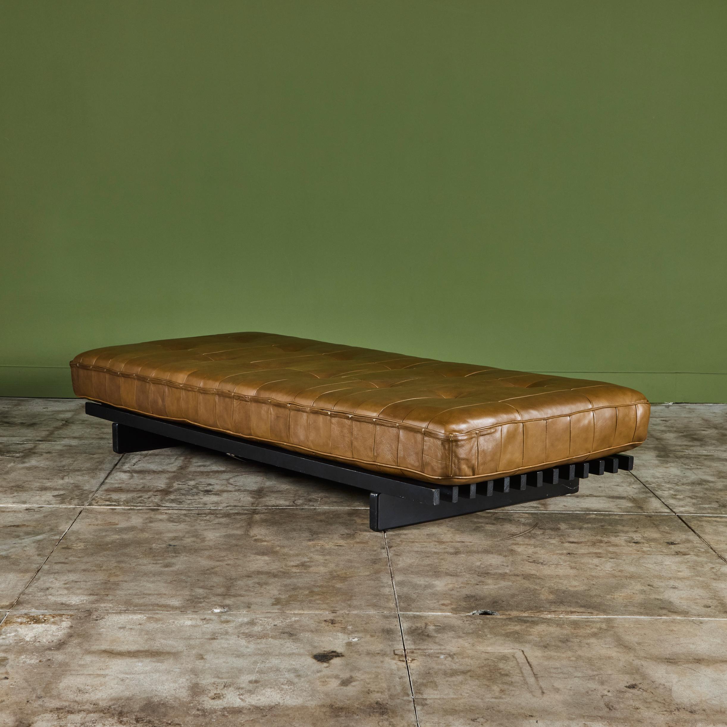 De Sede DS 80 Patchwork-Tagesbett aus Leder im Angebot 1
