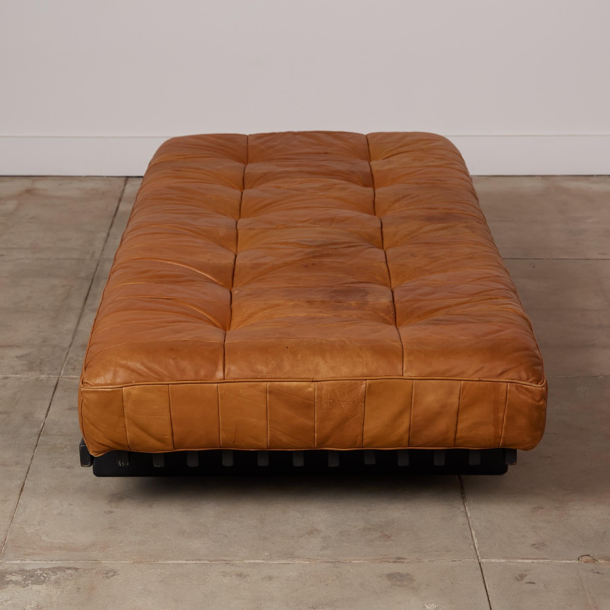 De Sede DS 80 Patchwork Leather Daybed In Good Condition In Los Angeles, CA