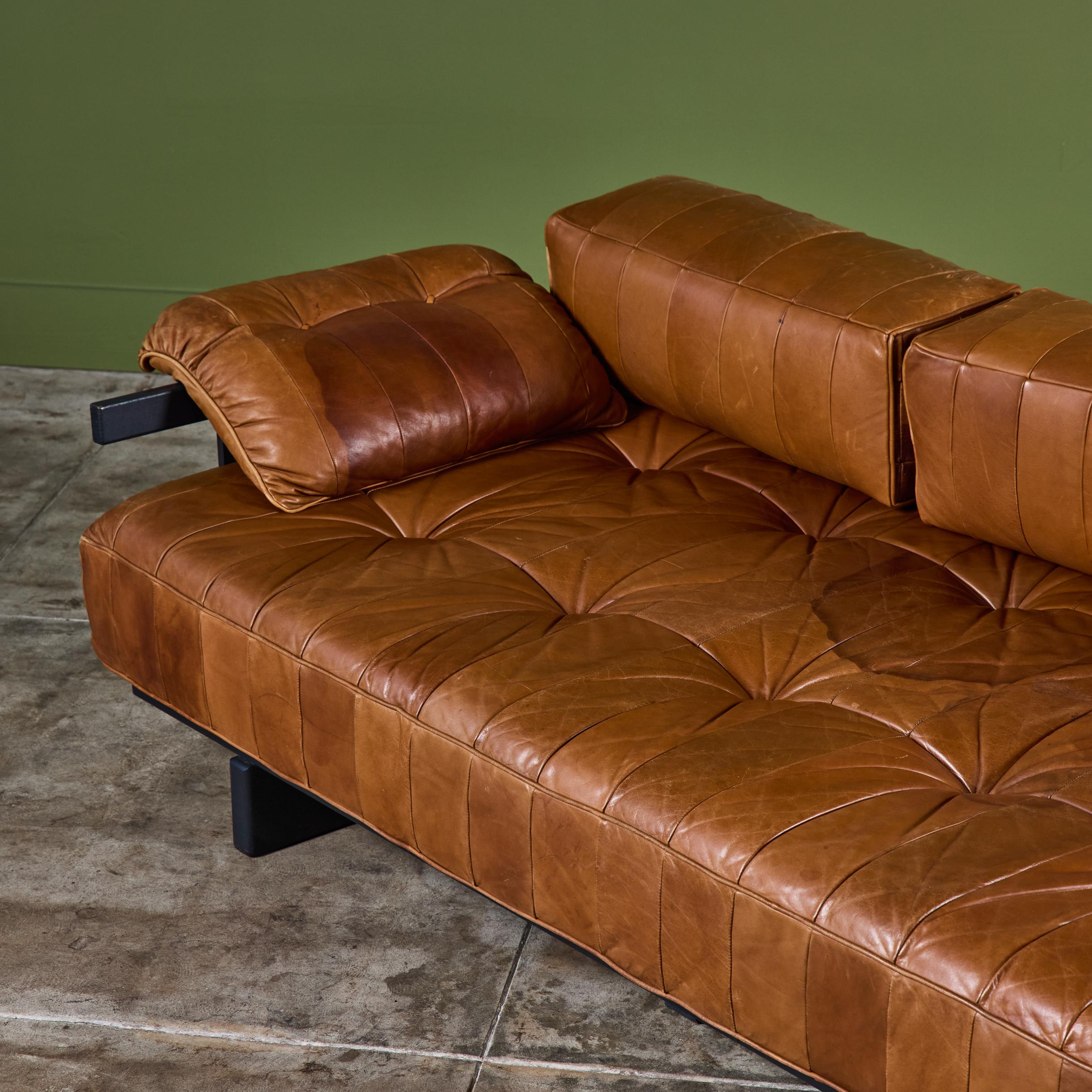 Mid-Century Modern De Sede DS 80 Lit de jour en cuir patchwork avec Bolsters en vente