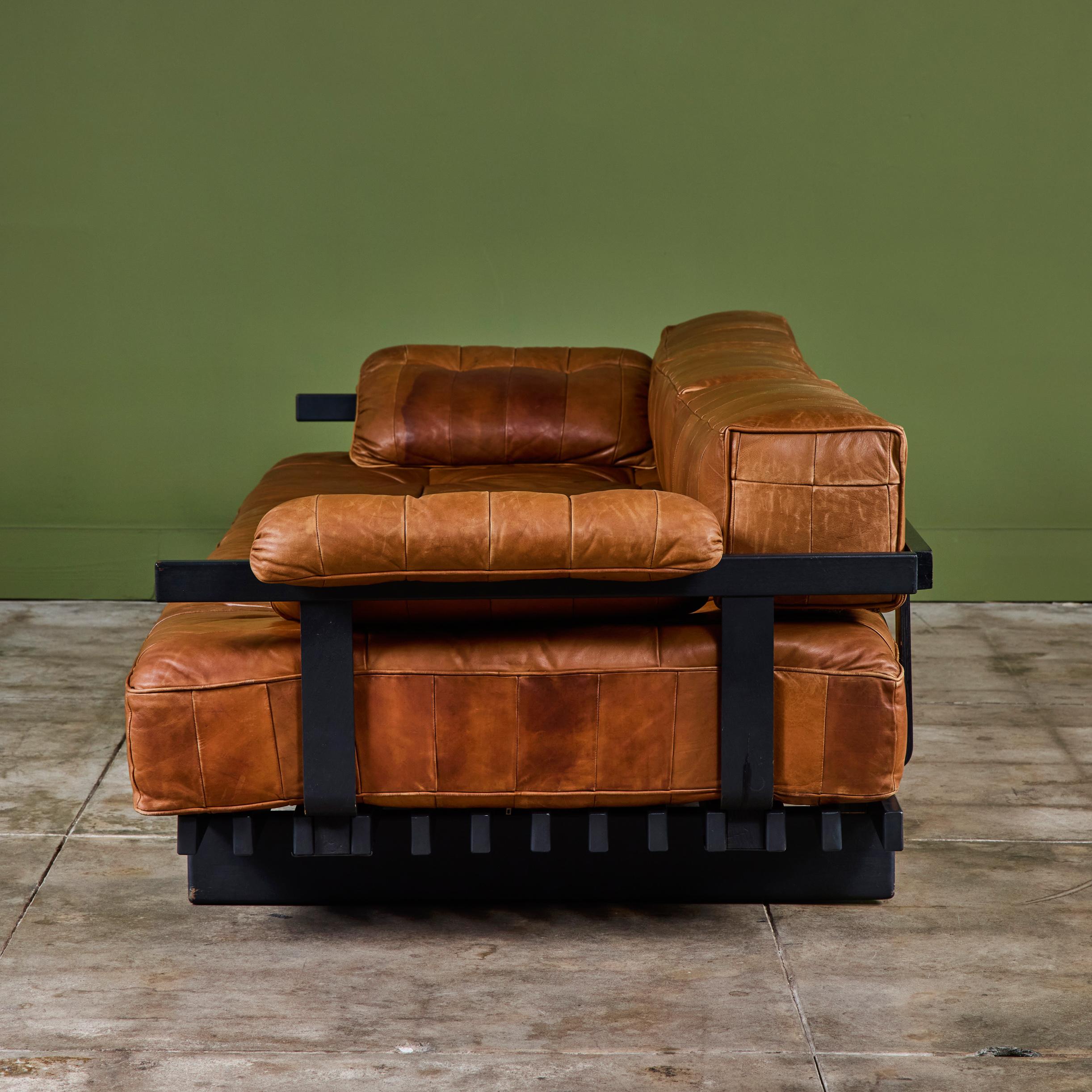 Milieu du XXe siècle De Sede DS 80 Lit de jour en cuir patchwork avec Bolsters en vente