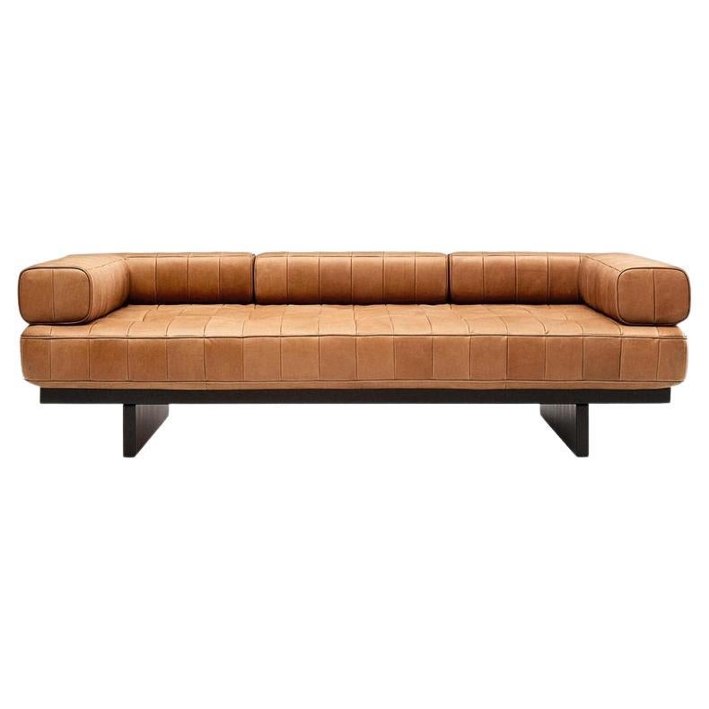 De Sede DS 80 Three-Seat Sofa in Nougat Upholstery by De Sede Design Team For Sale