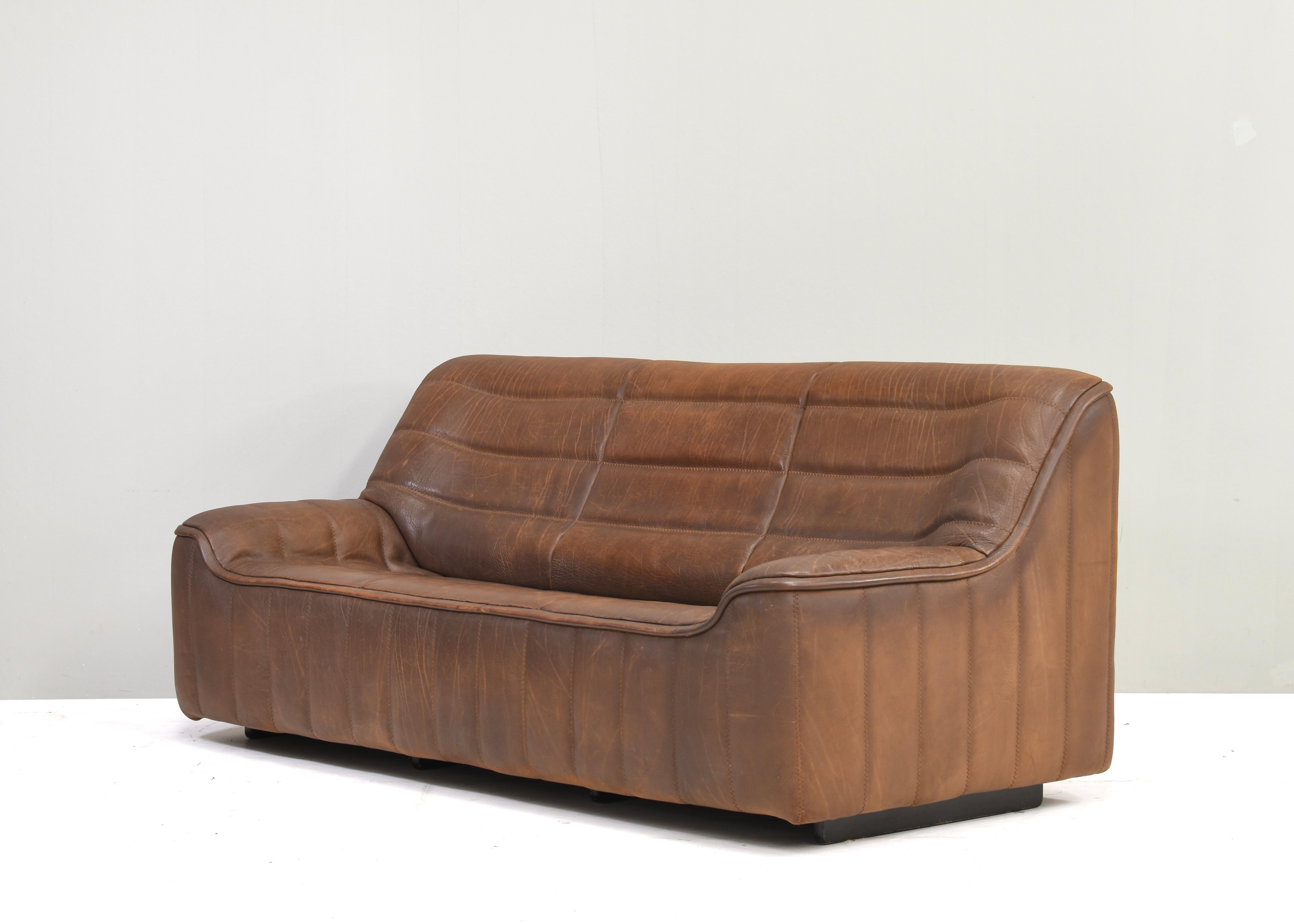 De Sede DS-84 3- und 2-sitziges Sofa in braunem Büffelleder - Schweiz, um 1970 im Angebot 5