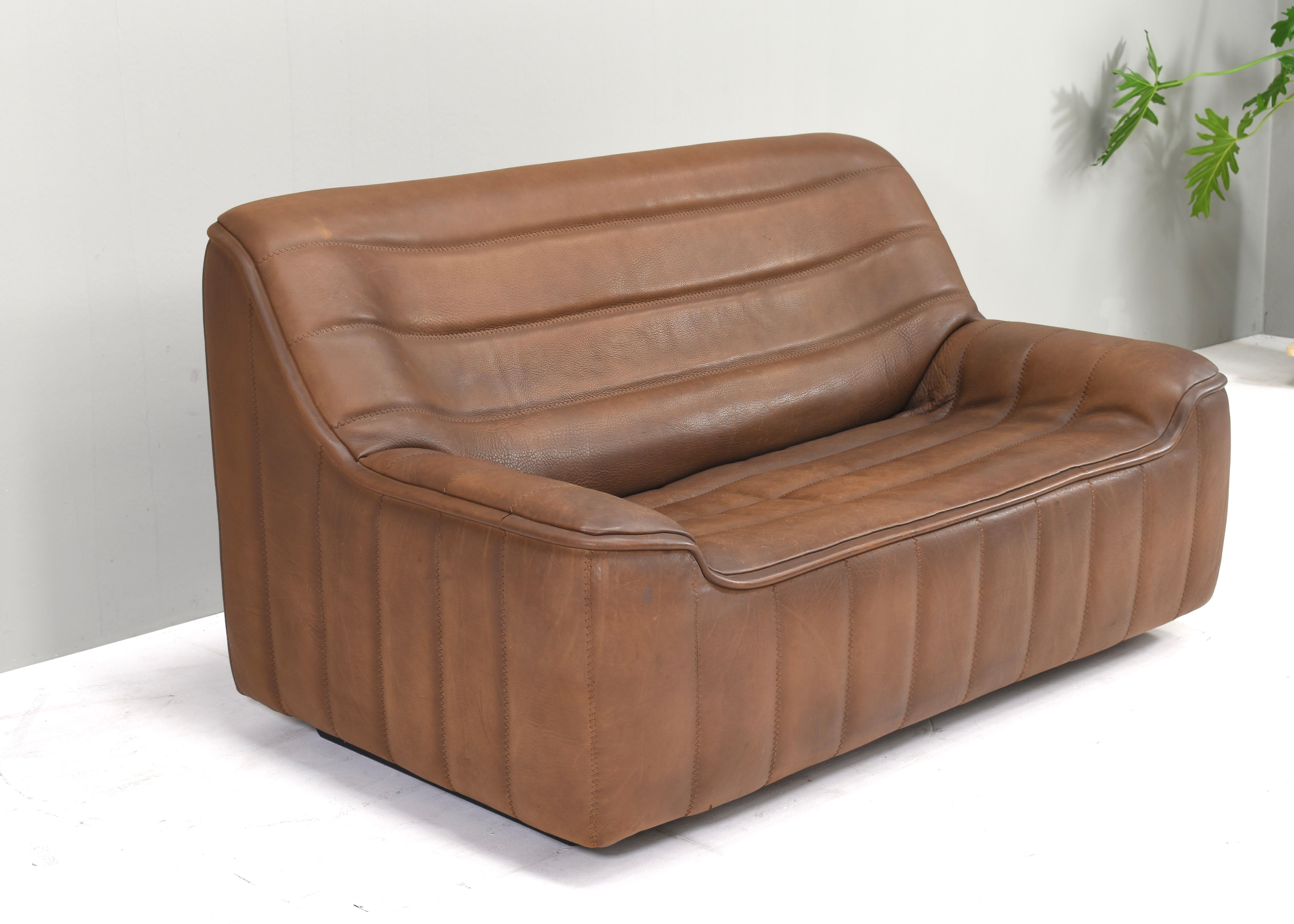 Late 20th Century De Sede DS-84 3 and 2 seat sofa in Tan Buffalo leather – Switzerland, circa 1970 For Sale
