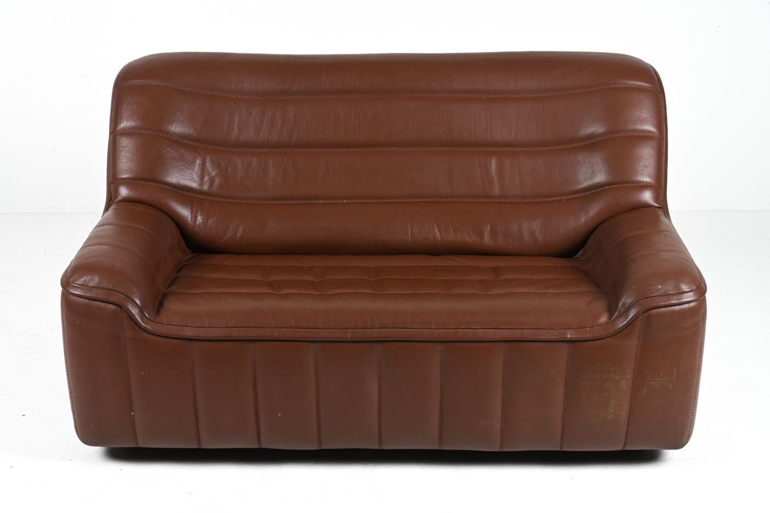 De Sede DS-84 Leather Two-Seat Sofa, c. 1970's In Good Condition For Sale In Norwalk, CT