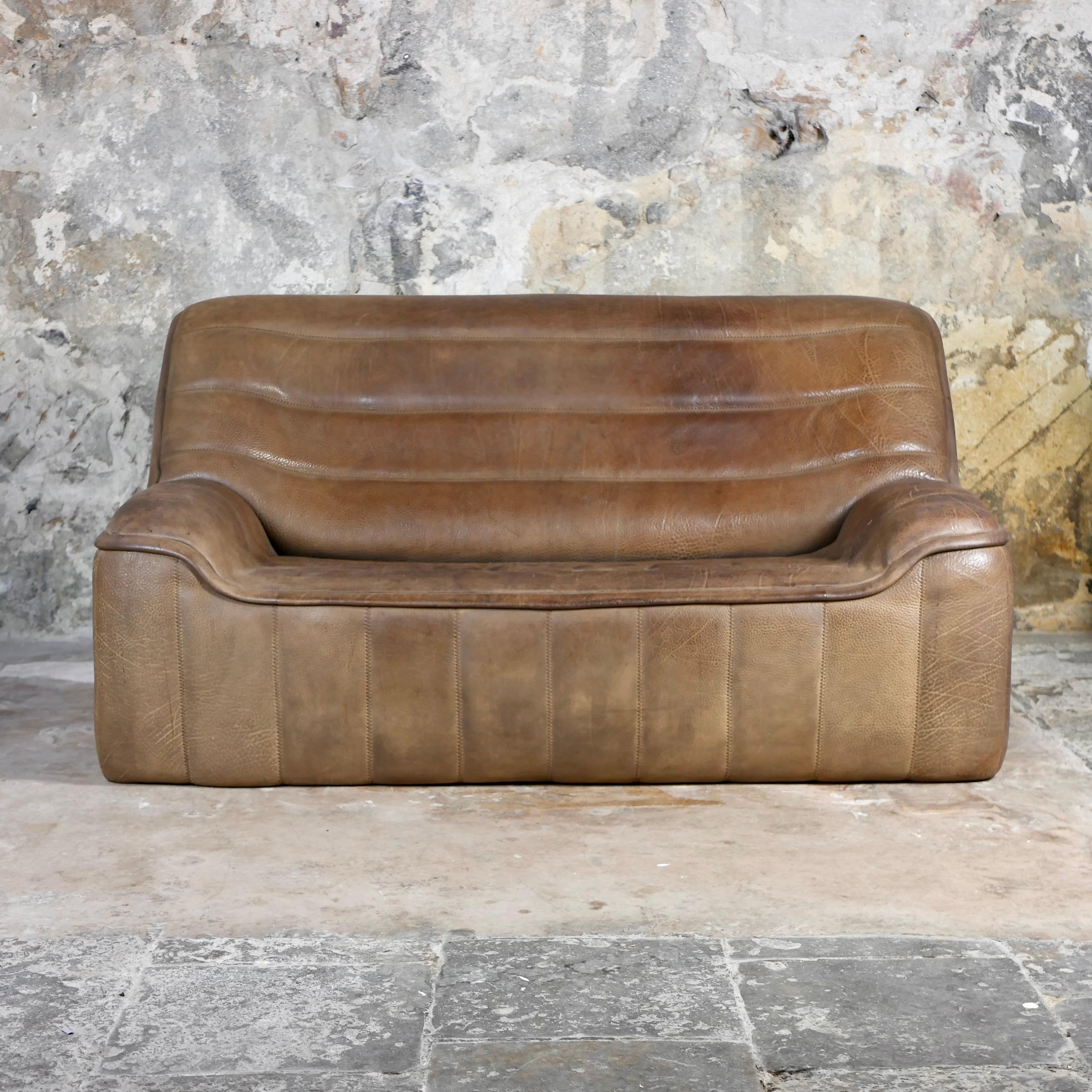 Modern De Sede DS-84 sofa in taupe buffalo leather, 1970s, from Switzerland For Sale
