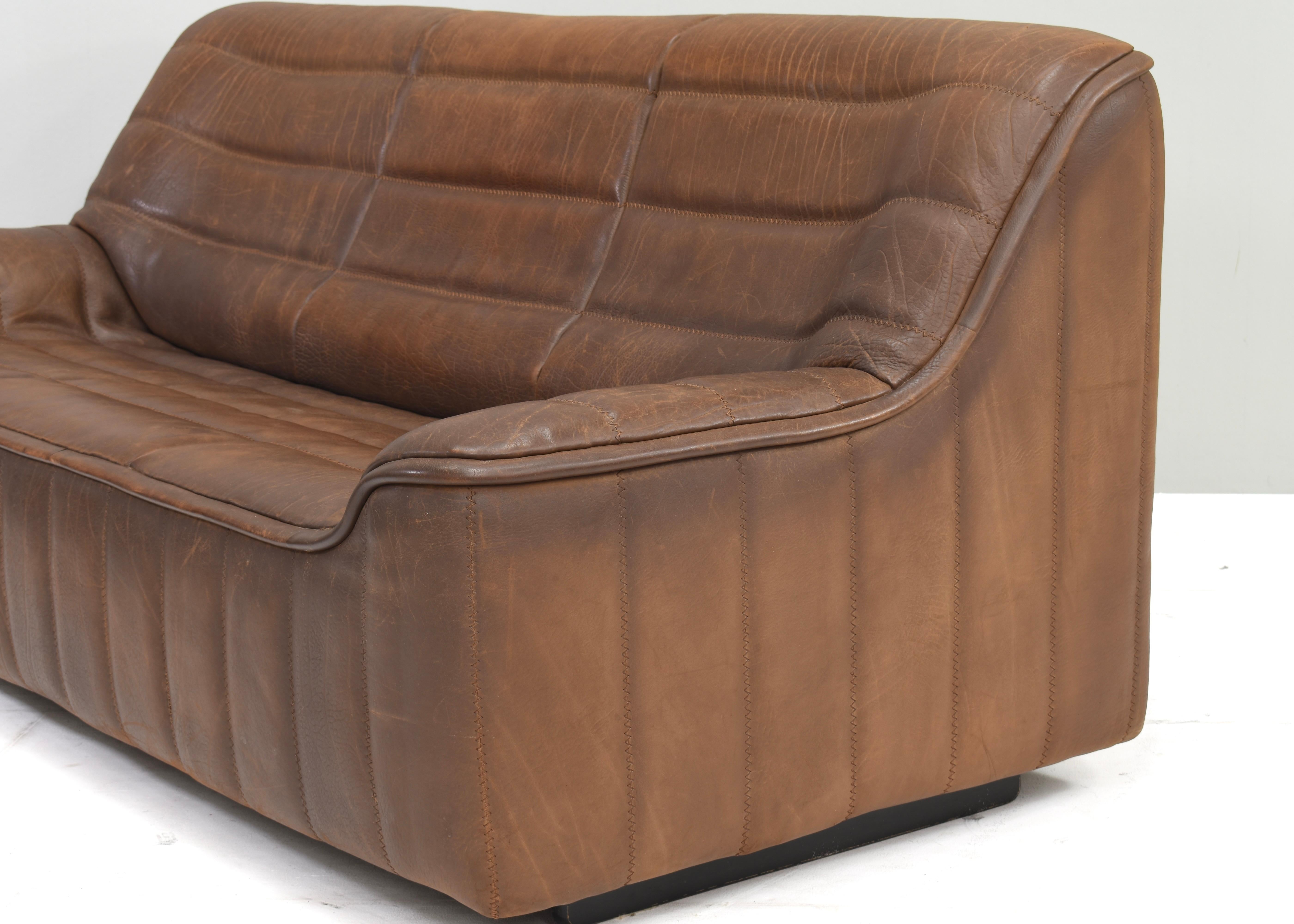 De Sede DS-84 Three seat sofa in Tan Buffalo leather – Switzerland, circa 1970 For Sale 5