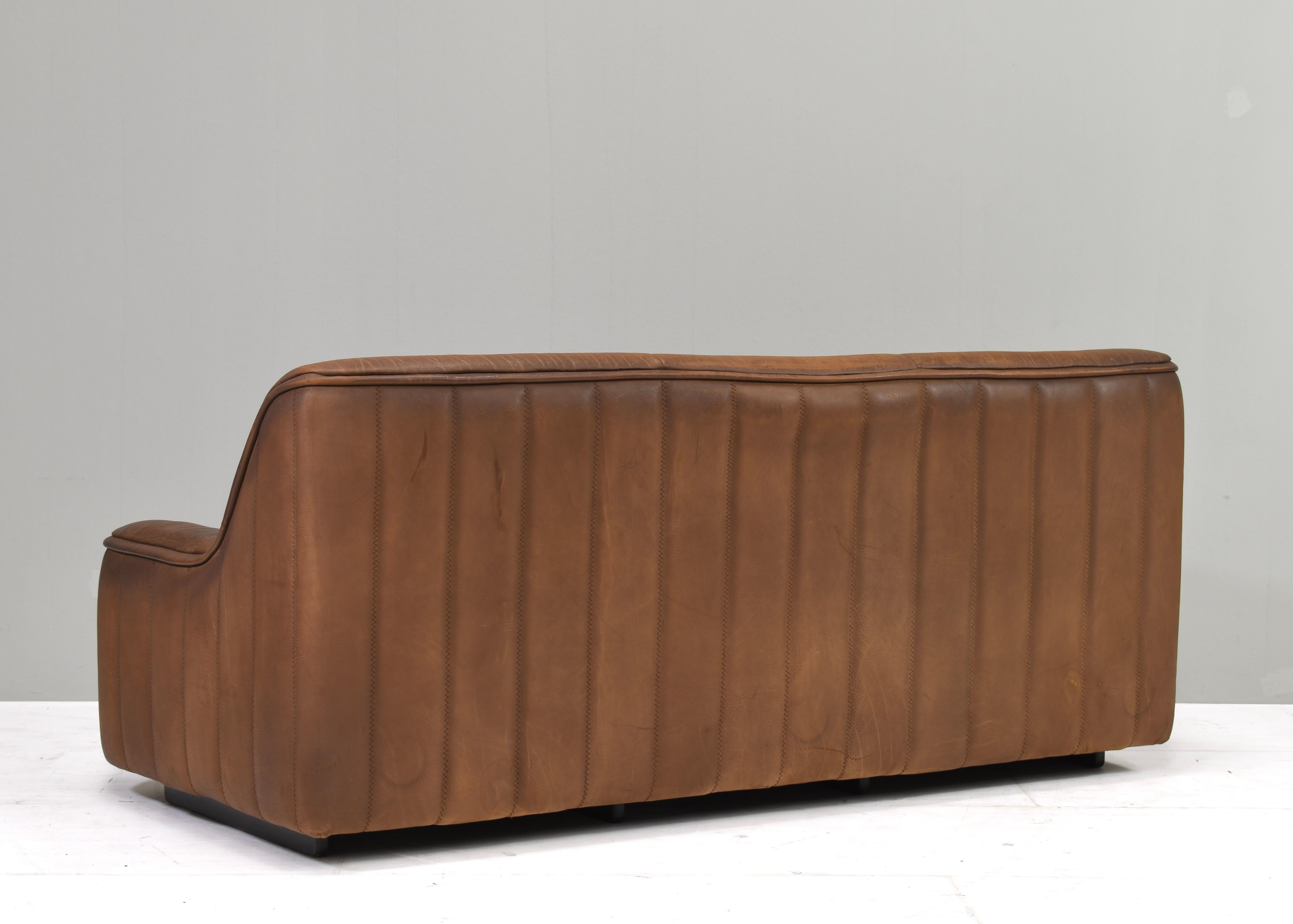Late 20th Century De Sede DS-84 Three seat sofa in Tan Buffalo leather – Switzerland, circa 1970 For Sale