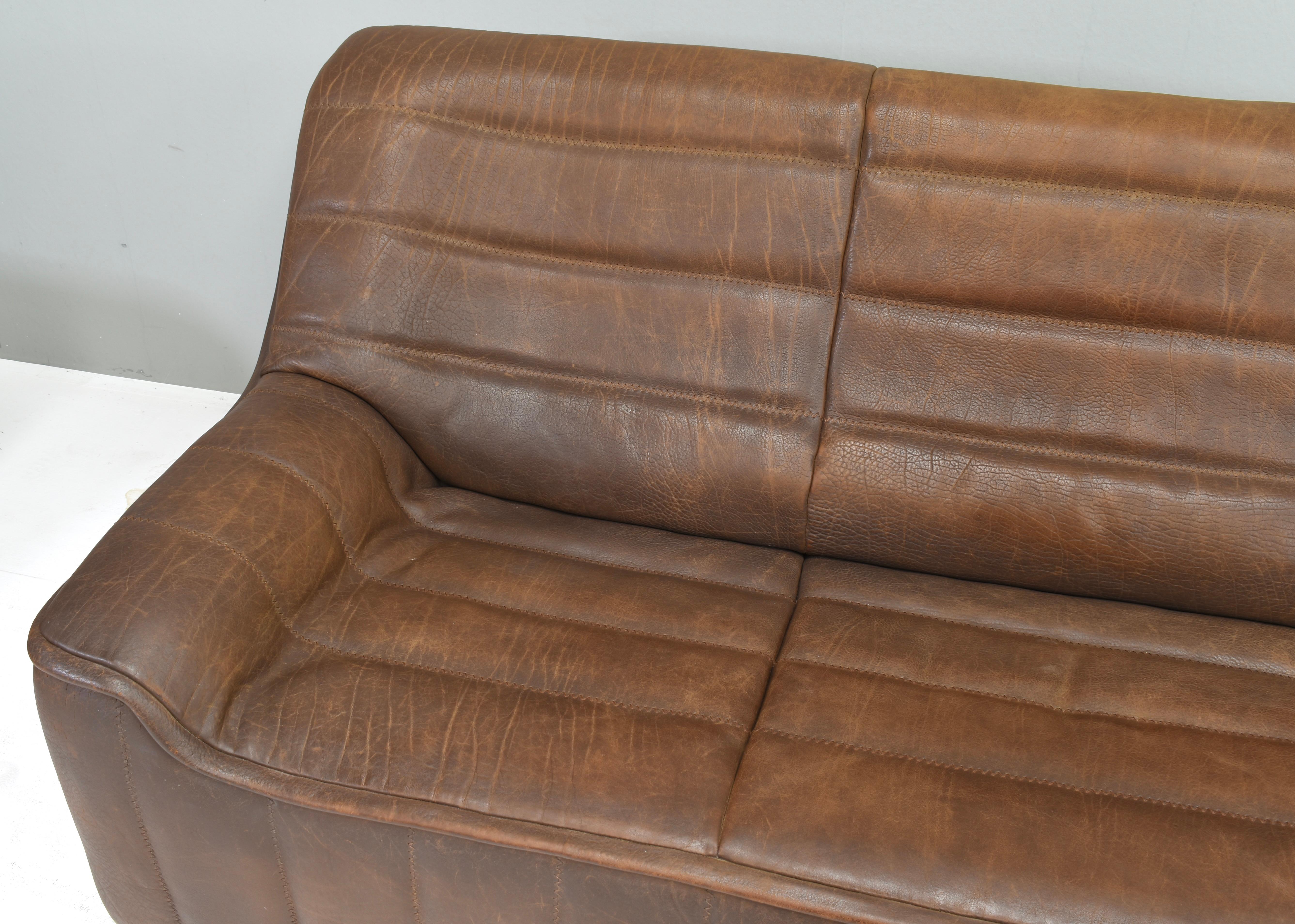 Leather De Sede DS-84 Three seat sofa in Tan Buffalo leather – Switzerland, circa 1970 For Sale