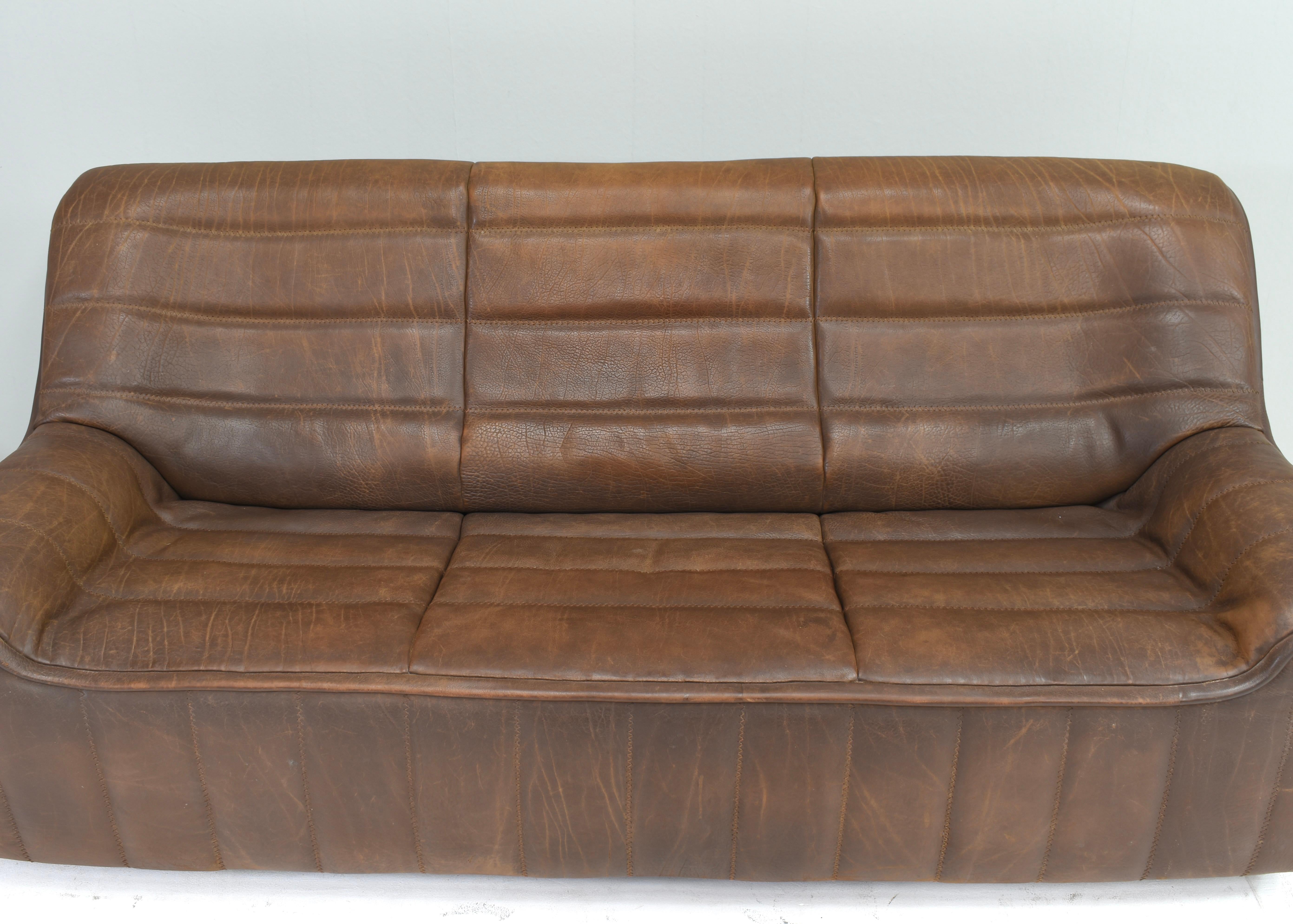 De Sede DS-84 Three seat sofa in Tan Buffalo leather – Switzerland, circa 1970 For Sale 1