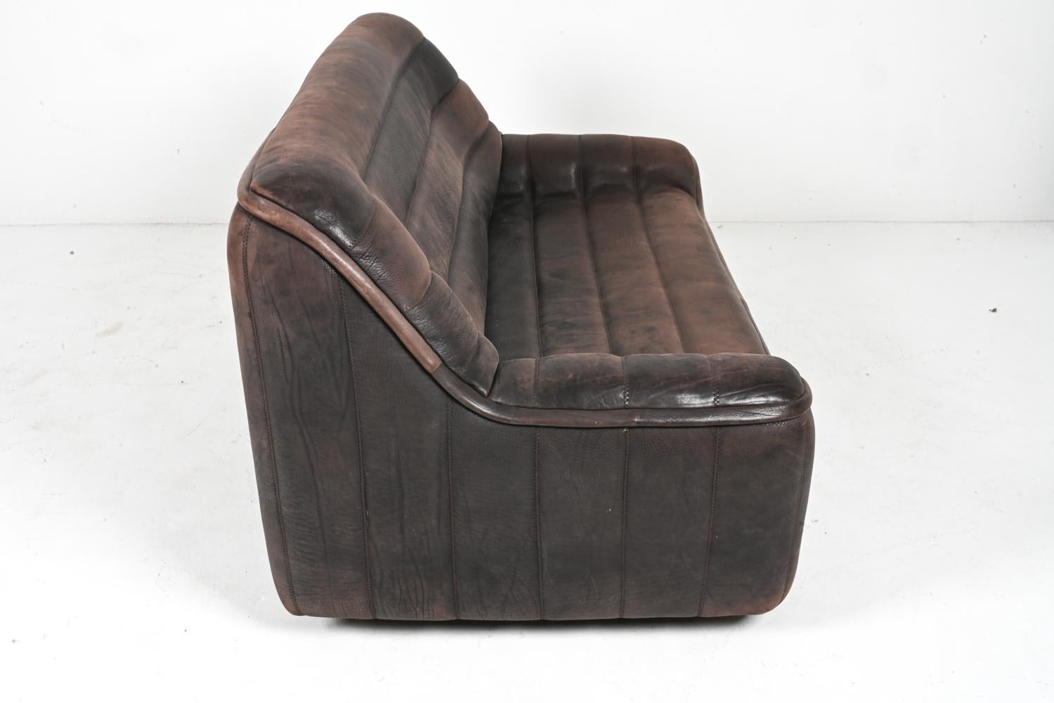De Sede DS-84 Two-Seat Sofa in Buffalo Leather, c. 1970's 8
